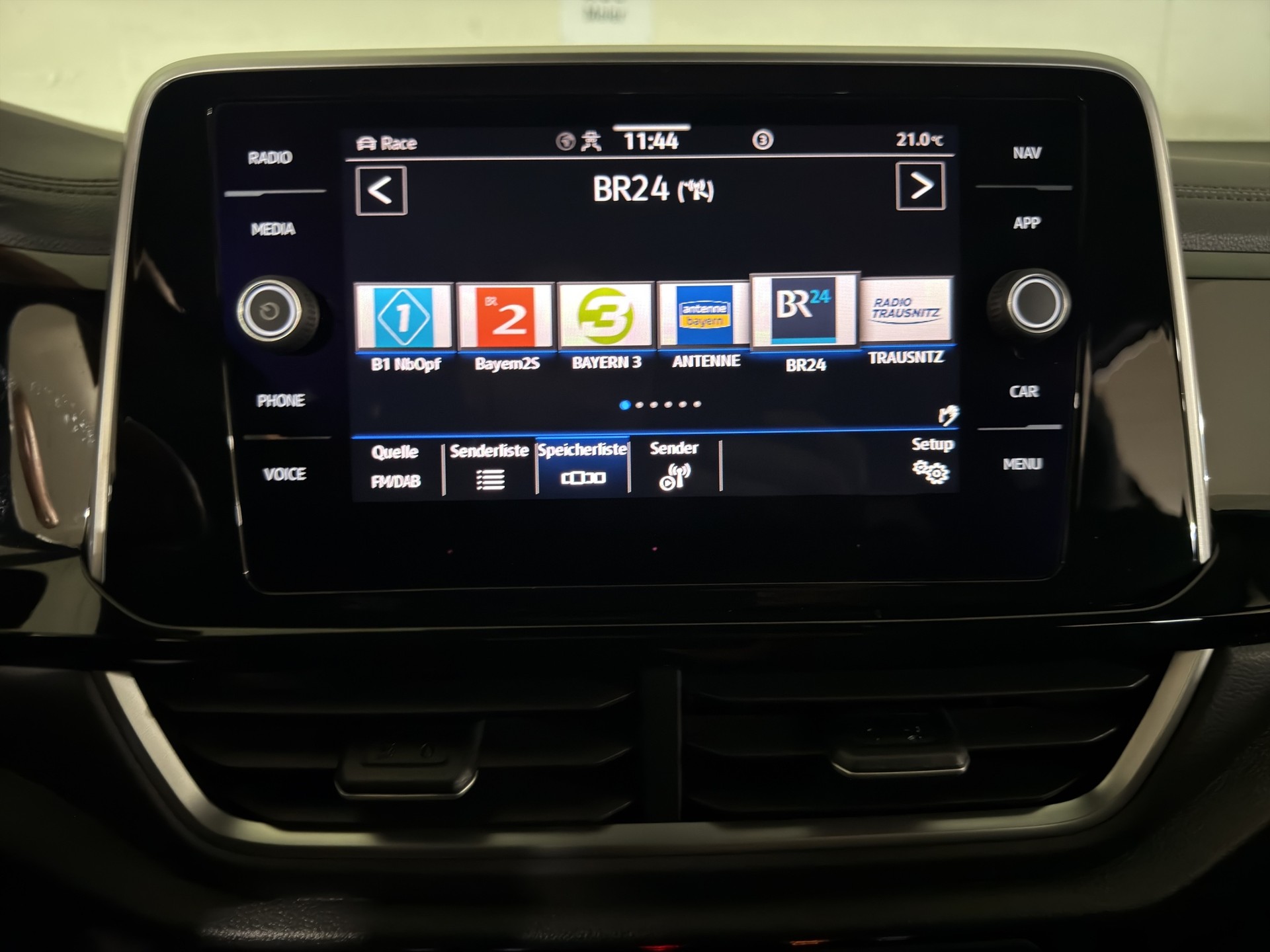 VW T-Roc 2.0 TSI R DSG 4Motion-image-20