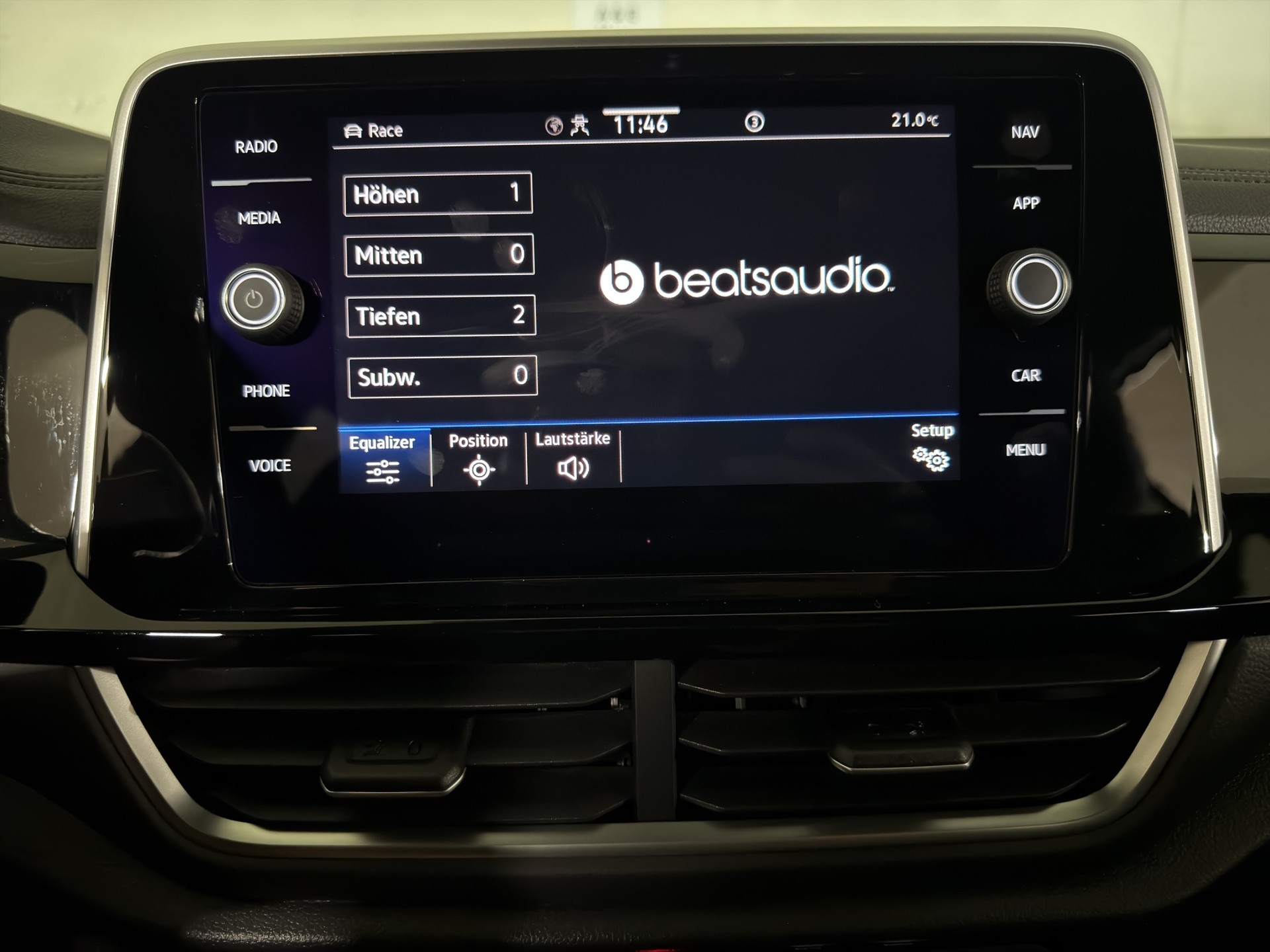 VW T-Roc 2.0 TSI R DSG 4Motion-image-26