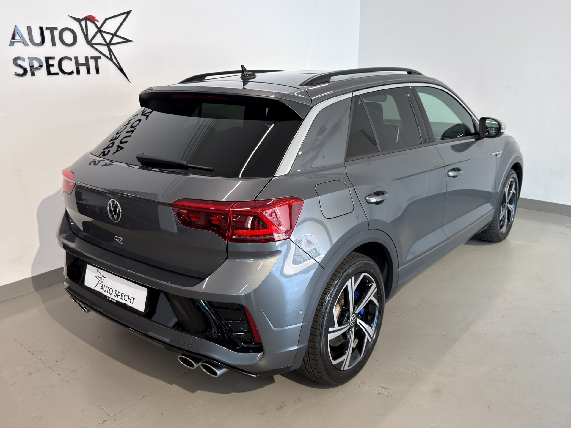 VW T-Roc 2.0 TSI R DSG 4Motion-image-5