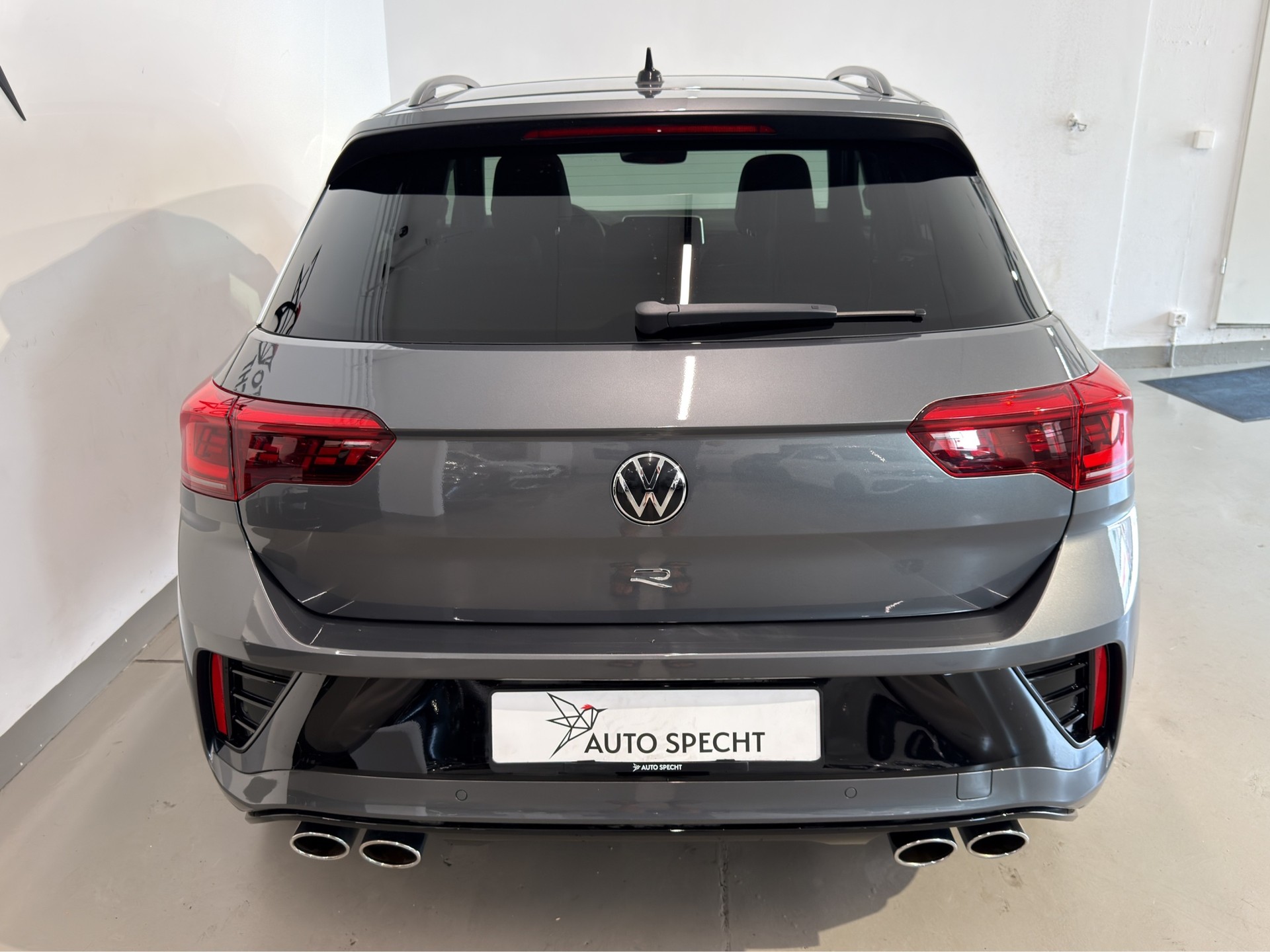 VW T-Roc 2.0 TSI R DSG 4Motion-image-3