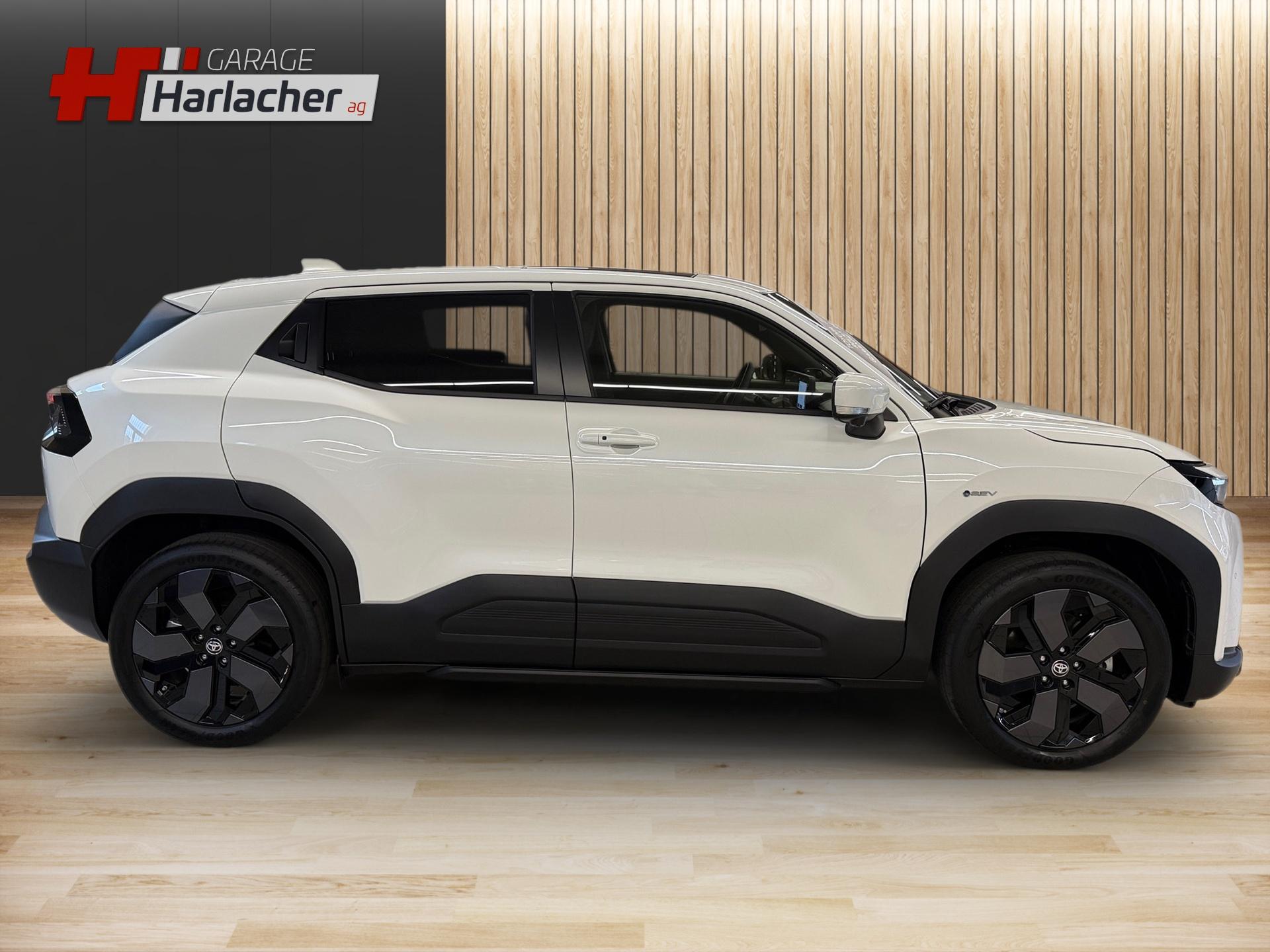 TOYOTA Urban Cruiser 61 kWh Premium-image-3
