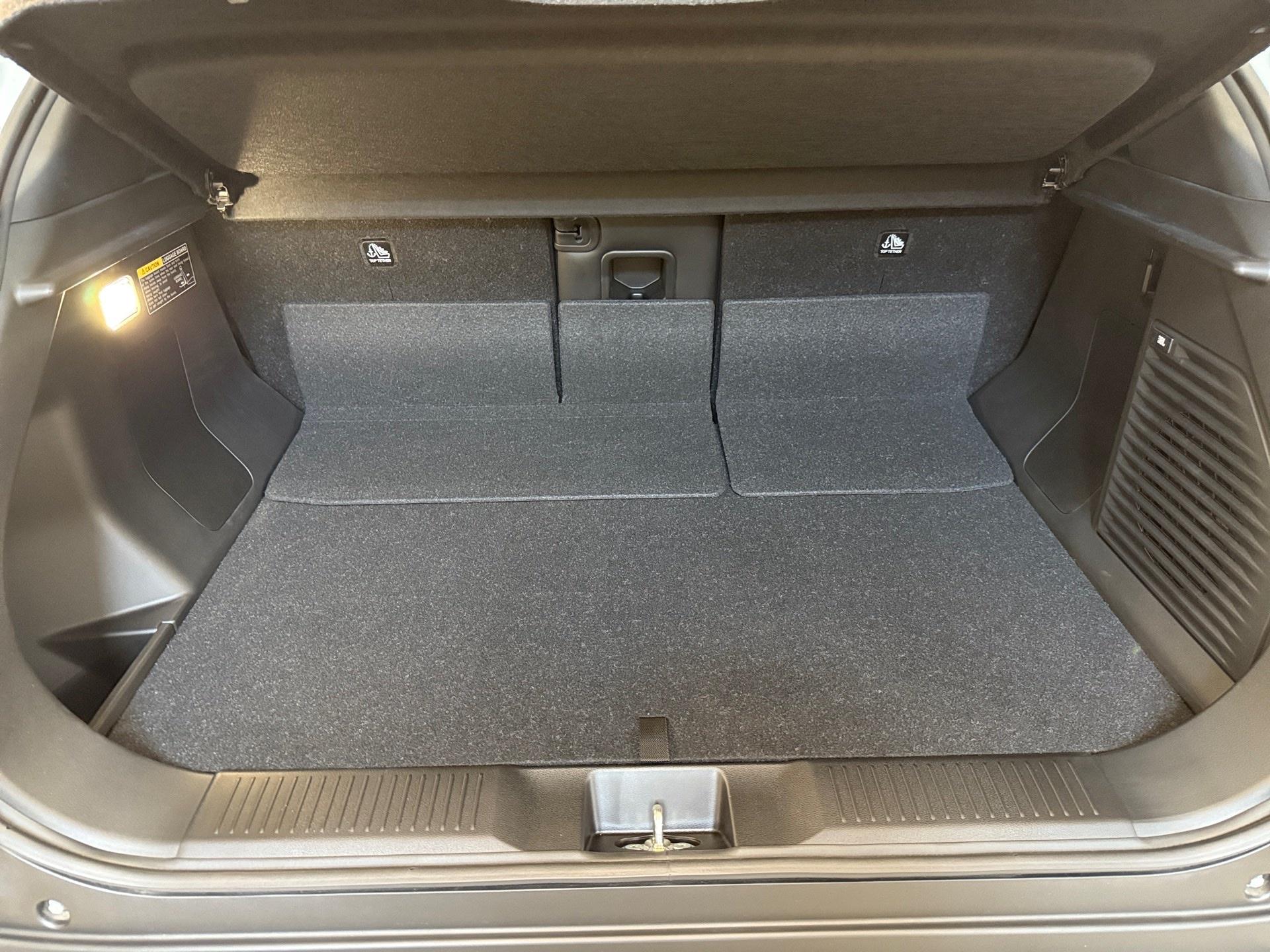 TOYOTA Urban Cruiser 61 kWh Premium-image-14