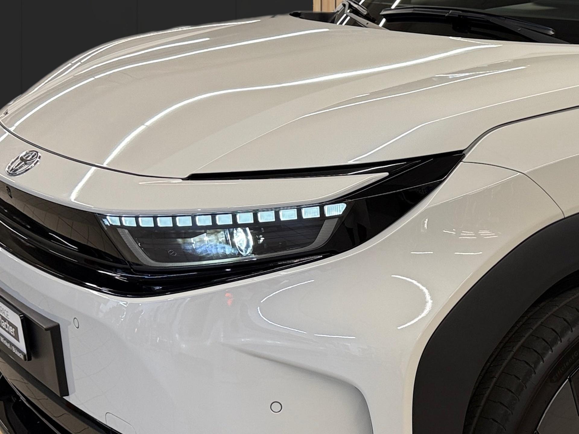 TOYOTA Urban Cruiser 61 kWh Premium-image-8