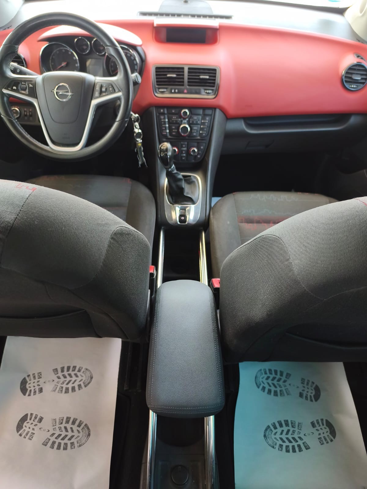 OPEL Meriva 1.4 Turbo Cosmo-image-16