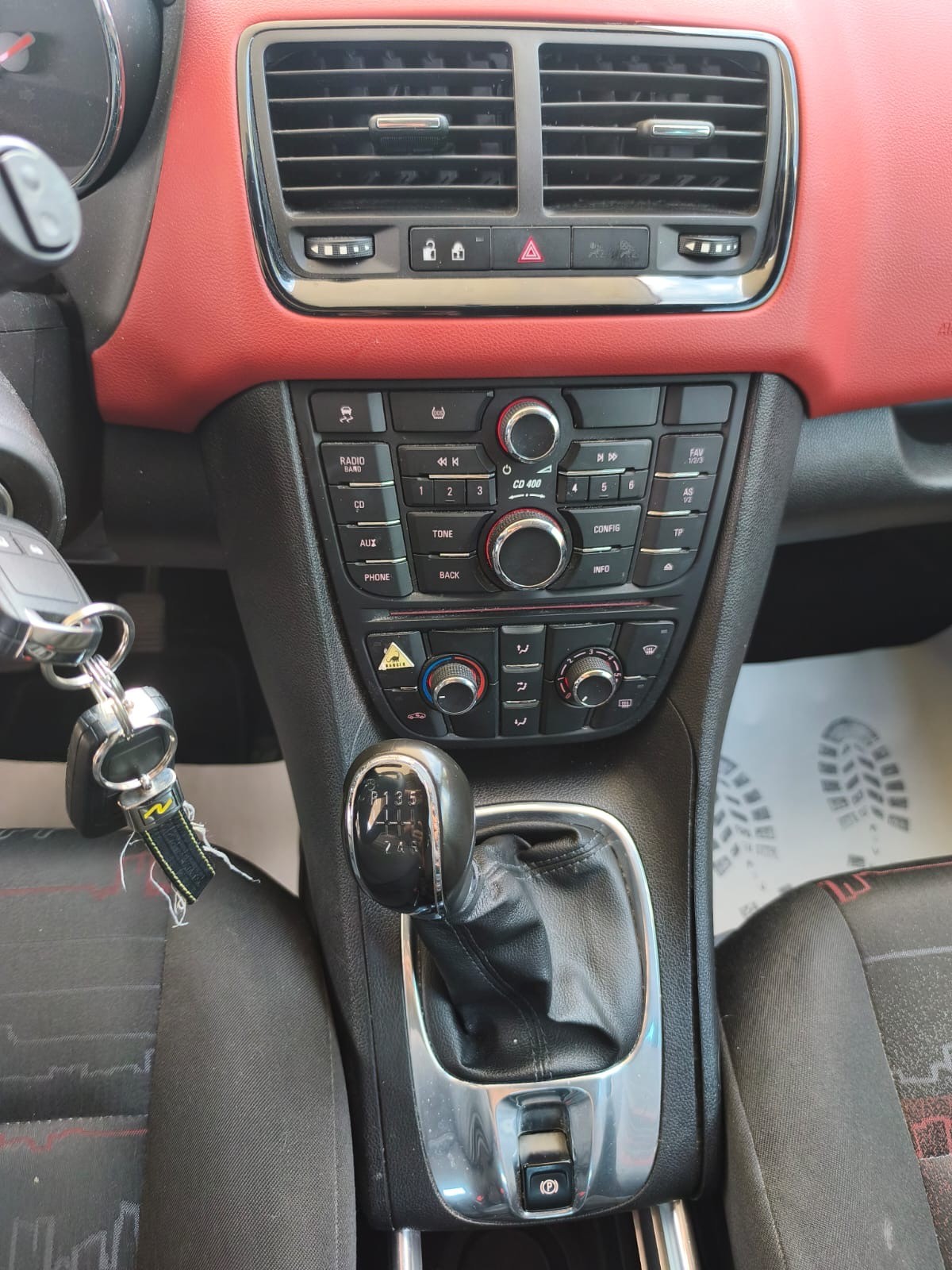 OPEL Meriva 1.4 Turbo Cosmo-image-17