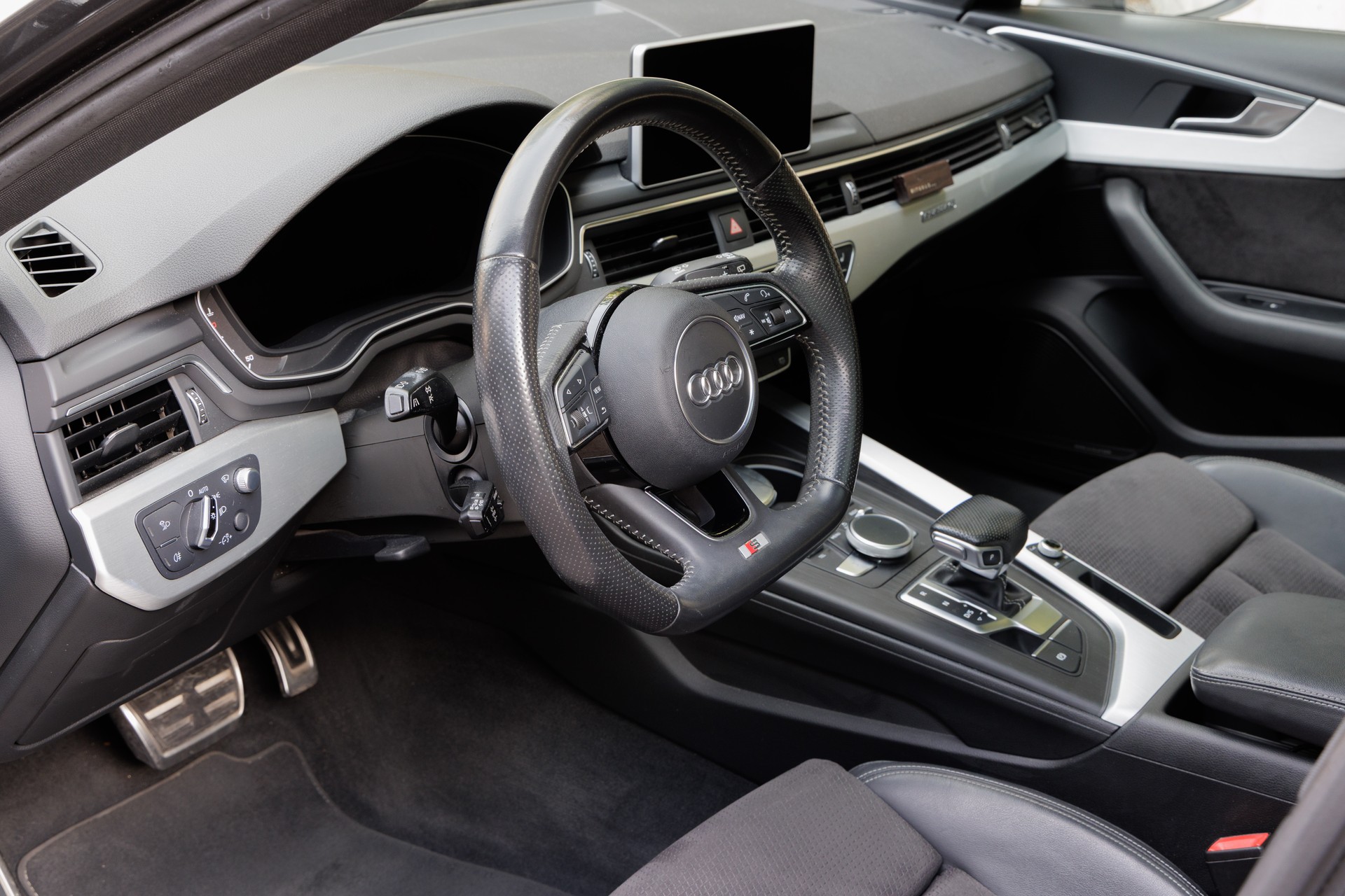 AUDI A4 3.0 V6 TDI 272 Sport quattro T-Tronic-image-8