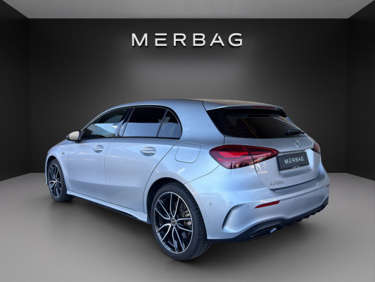 MERCEDES-BENZ A 250 e 8G-DCT-image-2