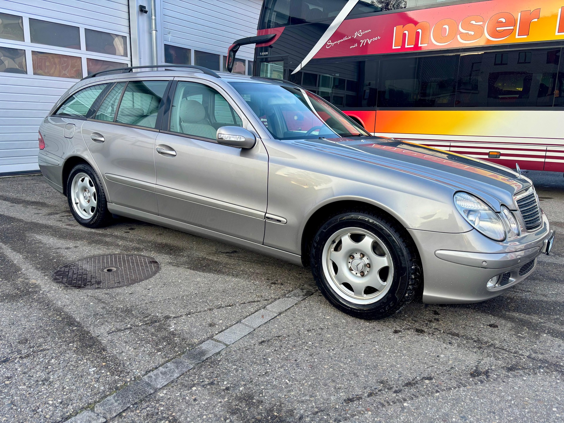 MERCEDES-BENZ E 320 CDI Avantgarde Automatic-image-2