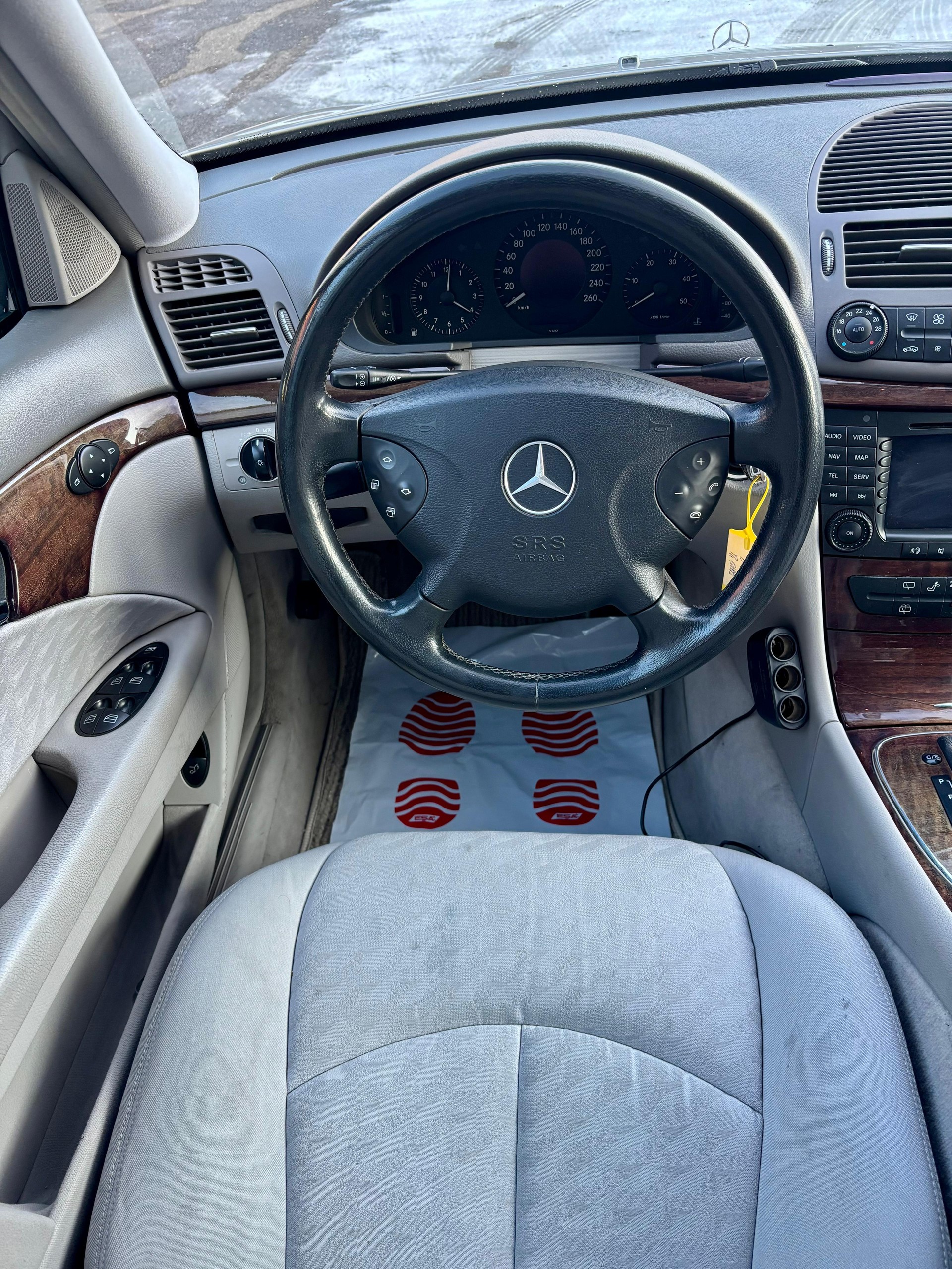 MERCEDES-BENZ E 320 CDI Avantgarde Automatic-image-10