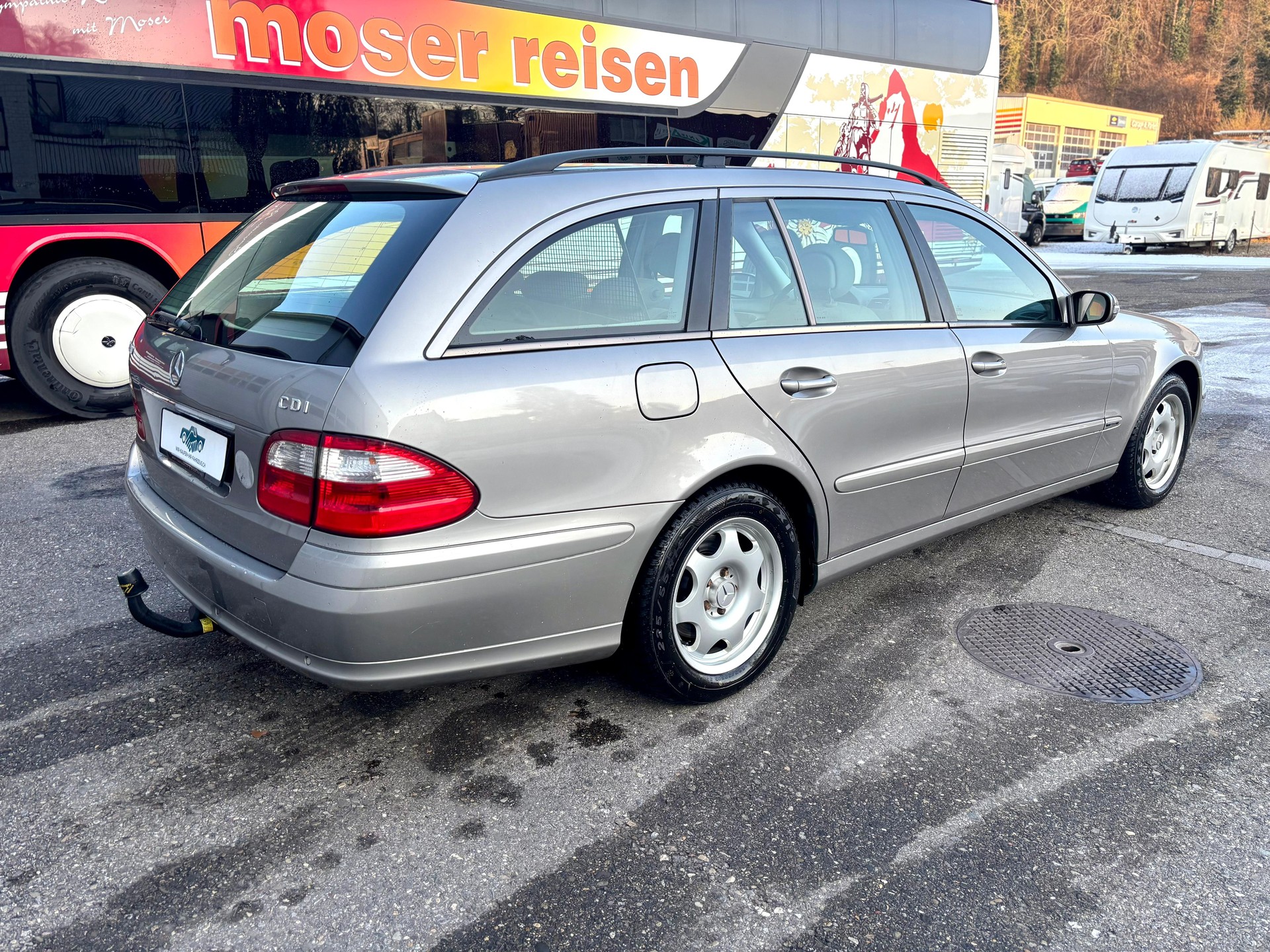 MERCEDES-BENZ E 320 CDI Avantgarde Automatic-image-3