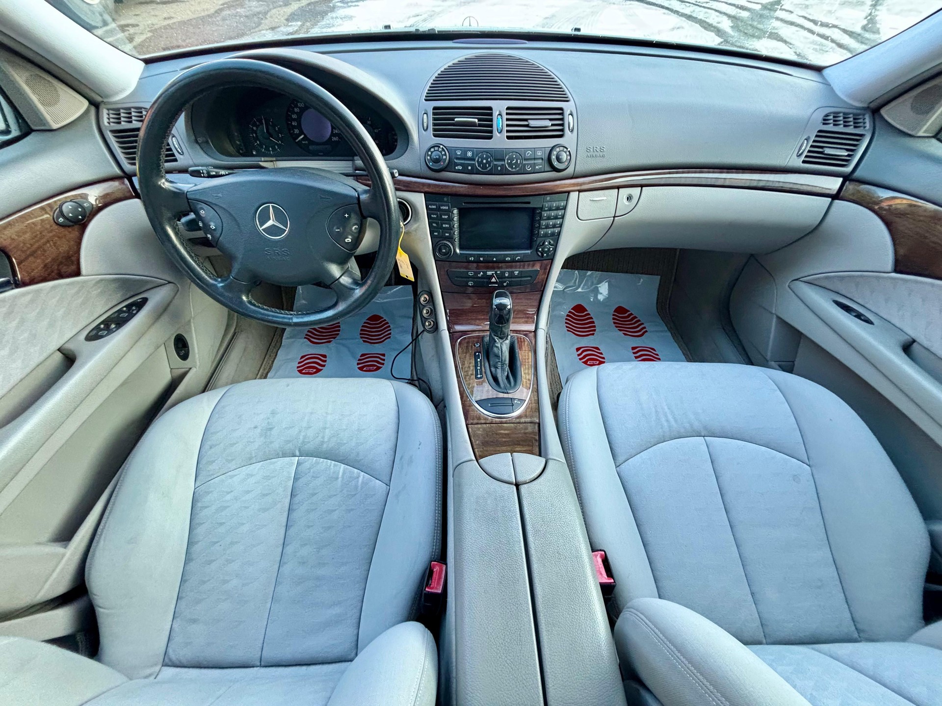 MERCEDES-BENZ E 320 CDI Avantgarde Automatic-image-7