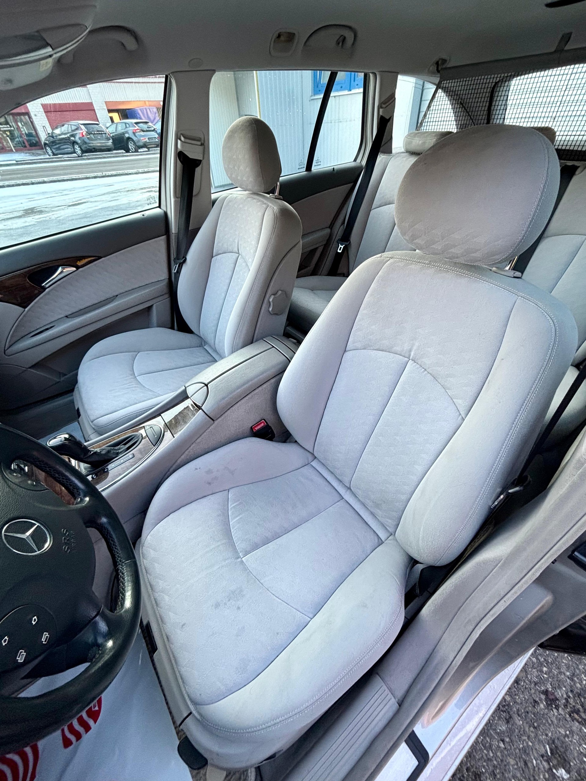 MERCEDES-BENZ E 320 CDI Avantgarde Automatic-image-8