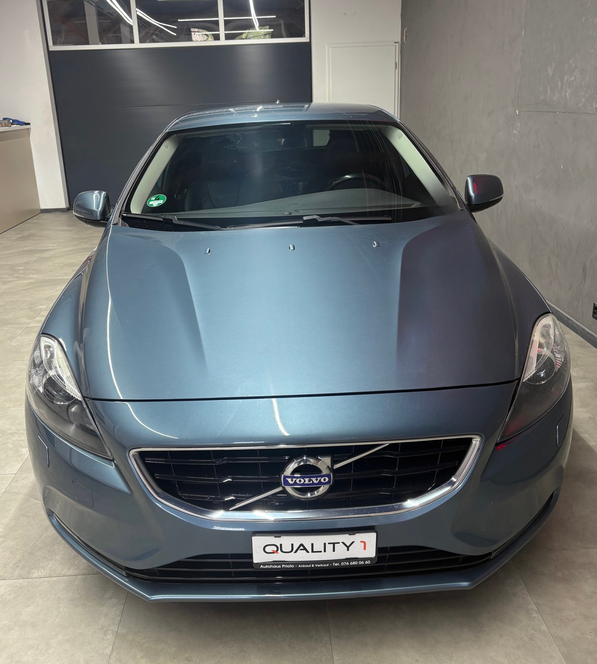 VOLVO V40 T3 Summum-image-3