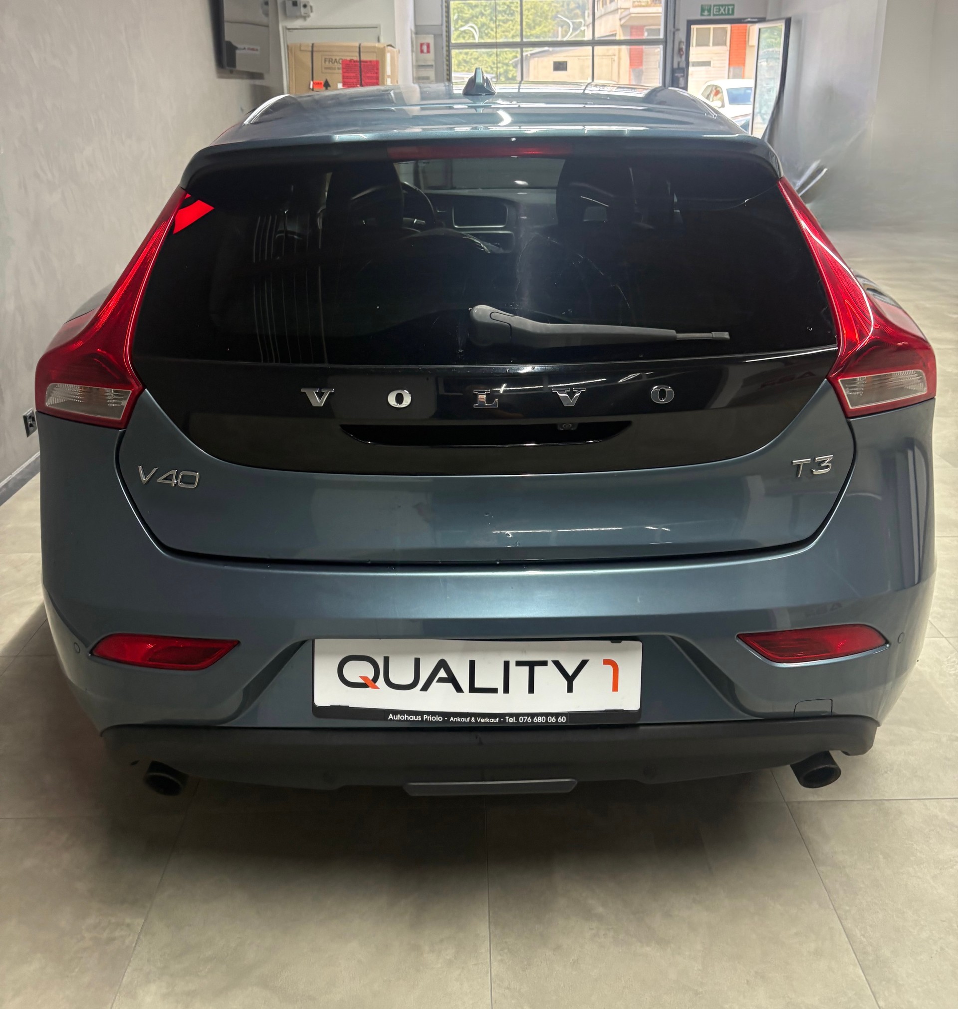 VOLVO V40 T3 Summum-image-5