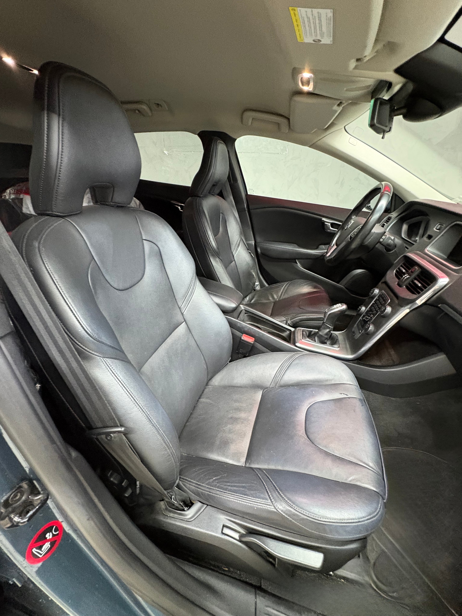VOLVO V40 T3 Summum-image-7