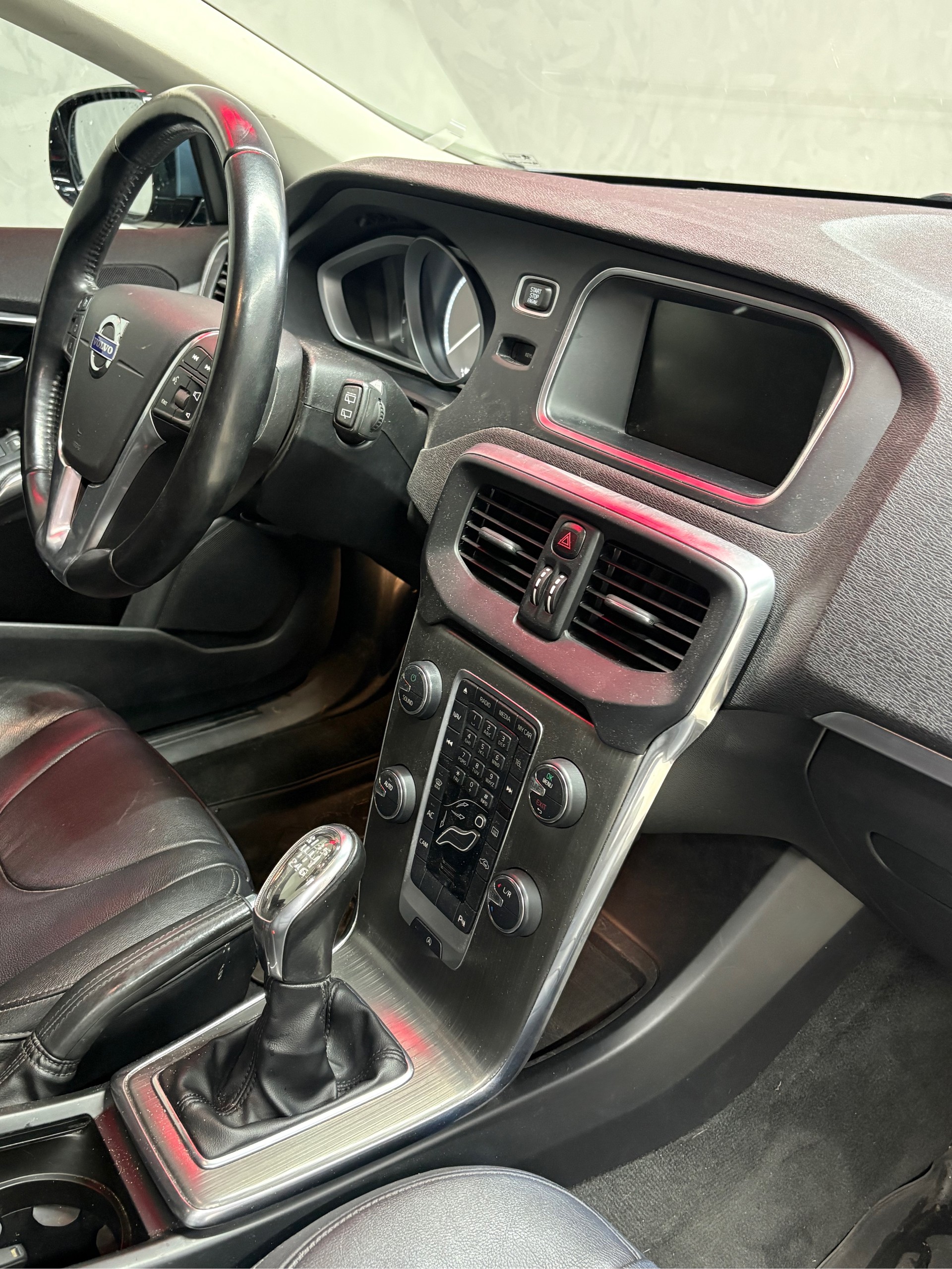 VOLVO V40 T3 Summum-image-8