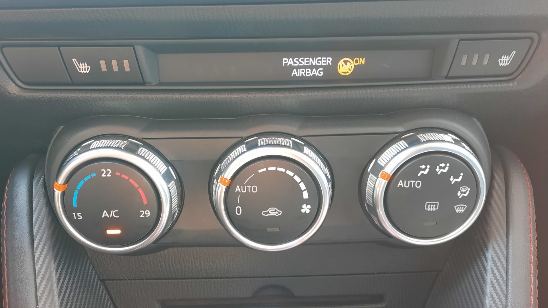 MAZDA 2 1.5i 16V Skyactiv-G Revolution-image-14