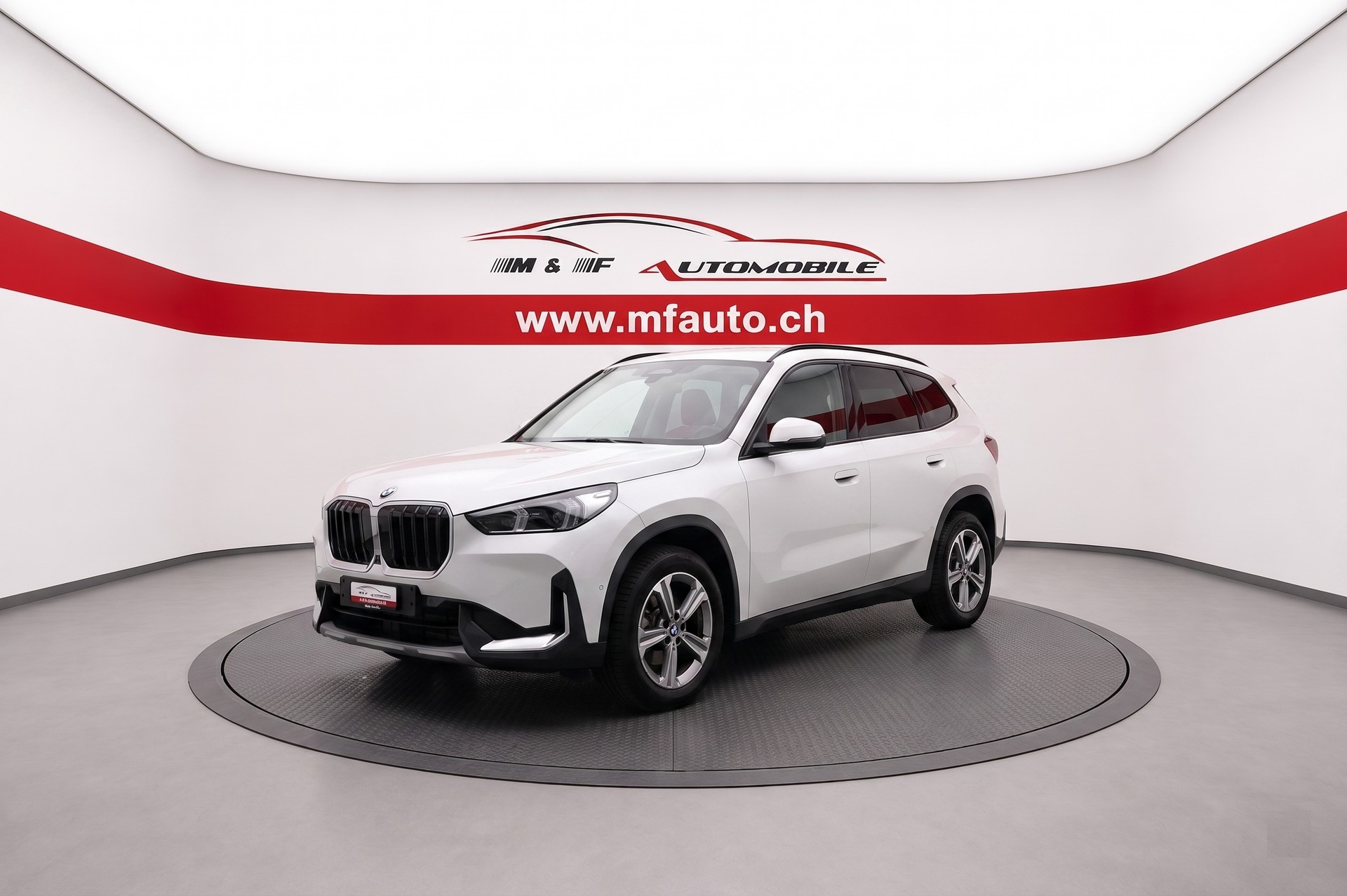 BMW X1 20d xDrive * CH FAHRZEUG *-image-1