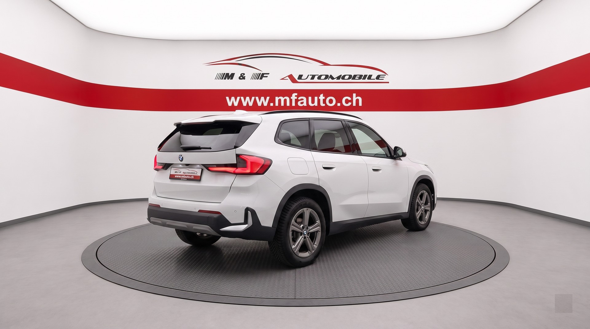 BMW X1 20d xDrive * CH FAHRZEUG *-image-5