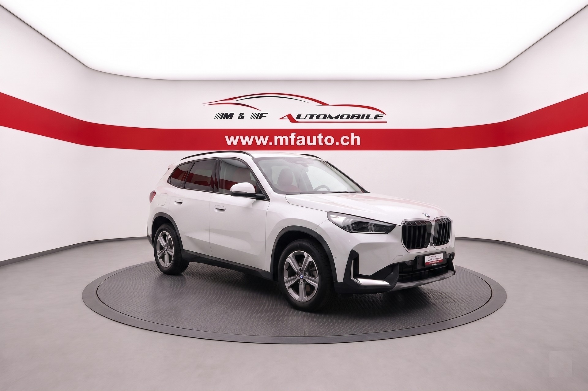 BMW X1 20d xDrive * CH FAHRZEUG *-image-2