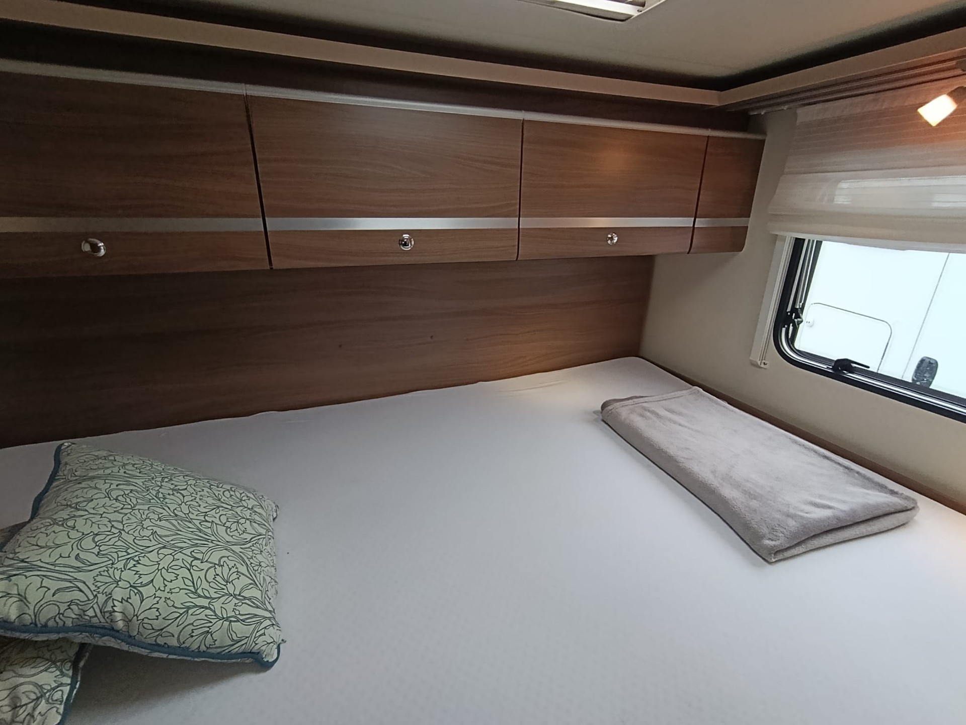 BÜRSTNER BA6701*** Perfektes Familienmobil für jede Jahreszeit***-image-17