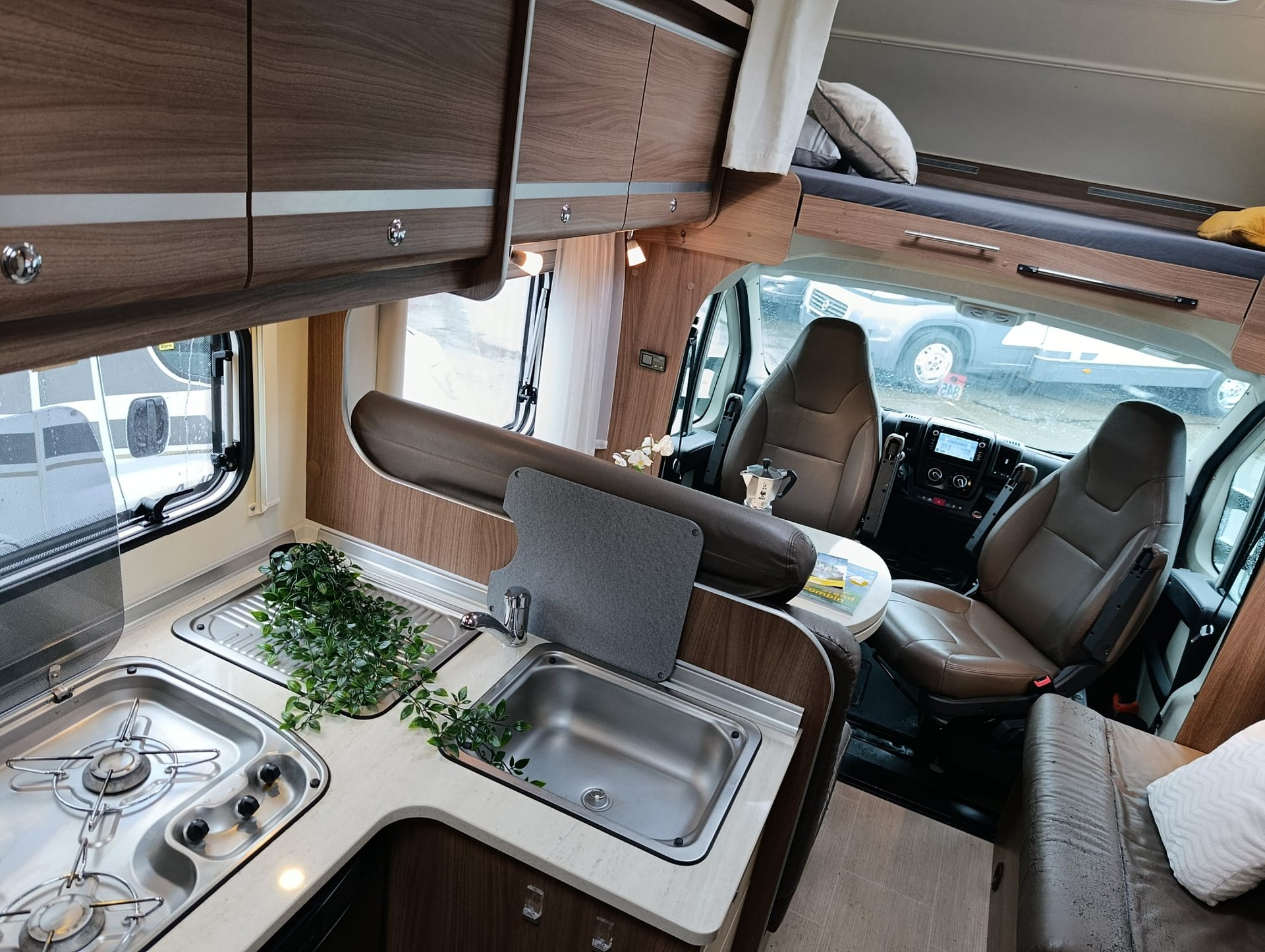 BÜRSTNER BA6701*** Perfektes Familienmobil für jede Jahreszeit***-image-14