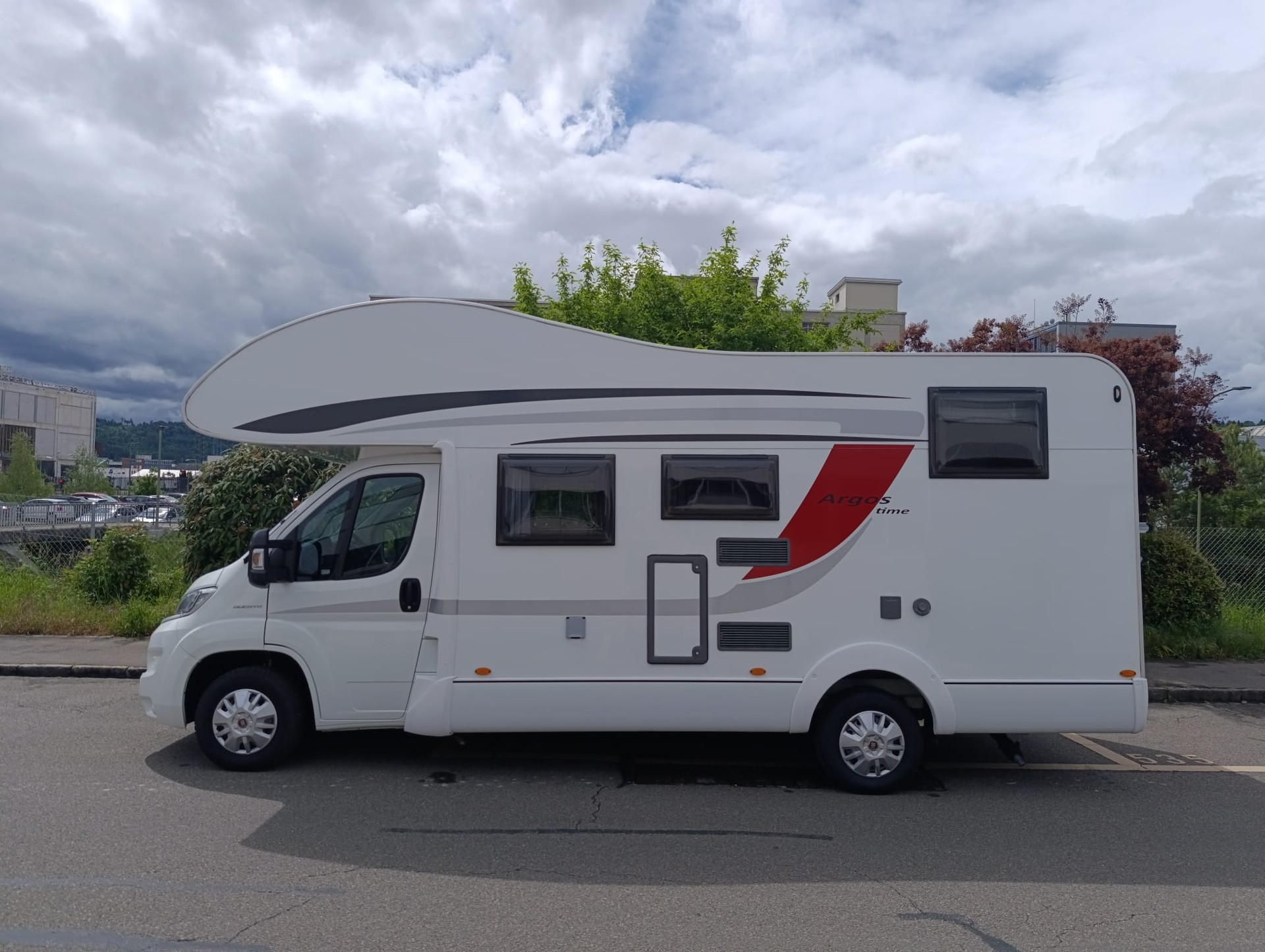 BÜRSTNER BA6701*** Perfektes Familienmobil für jede Jahreszeit***-image-6