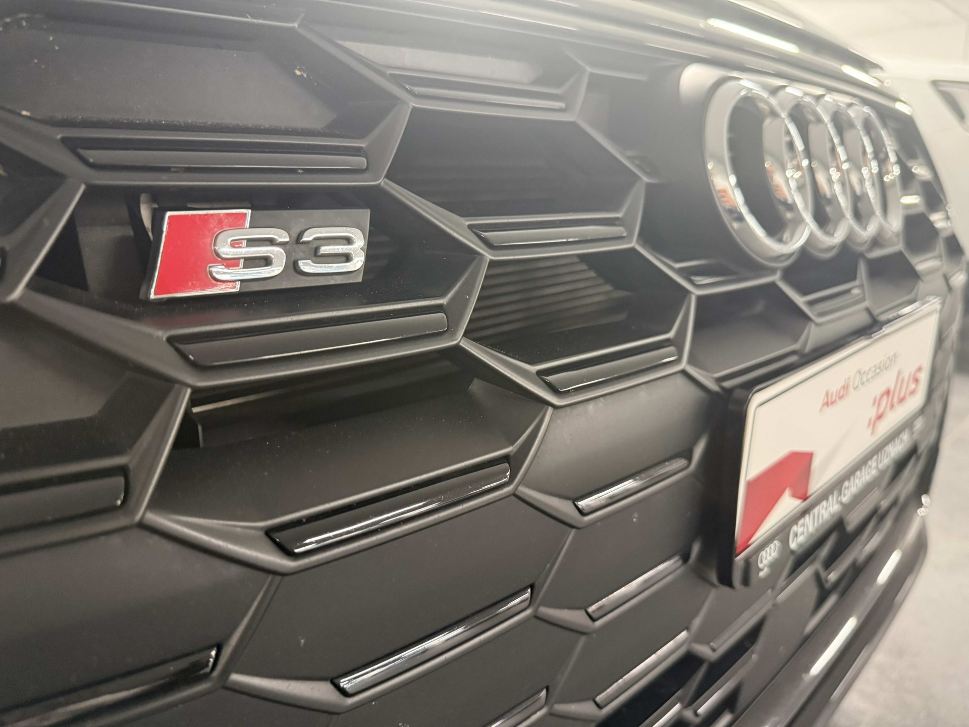 AUDI S3 Limousine 2.0 TFSI quattro S-tronic-image-14