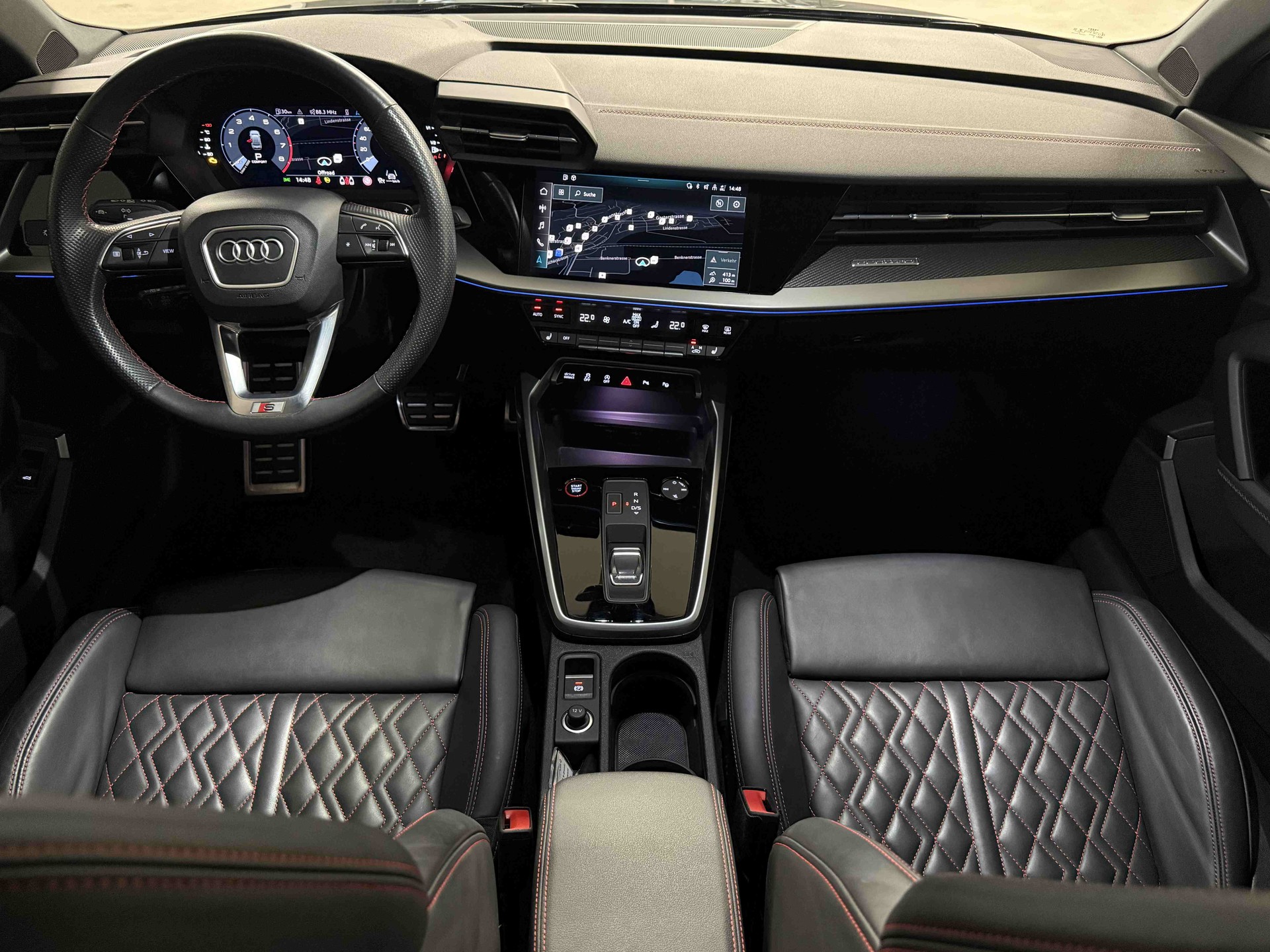 AUDI S3 Limousine 2.0 TFSI quattro S-tronic-image-8