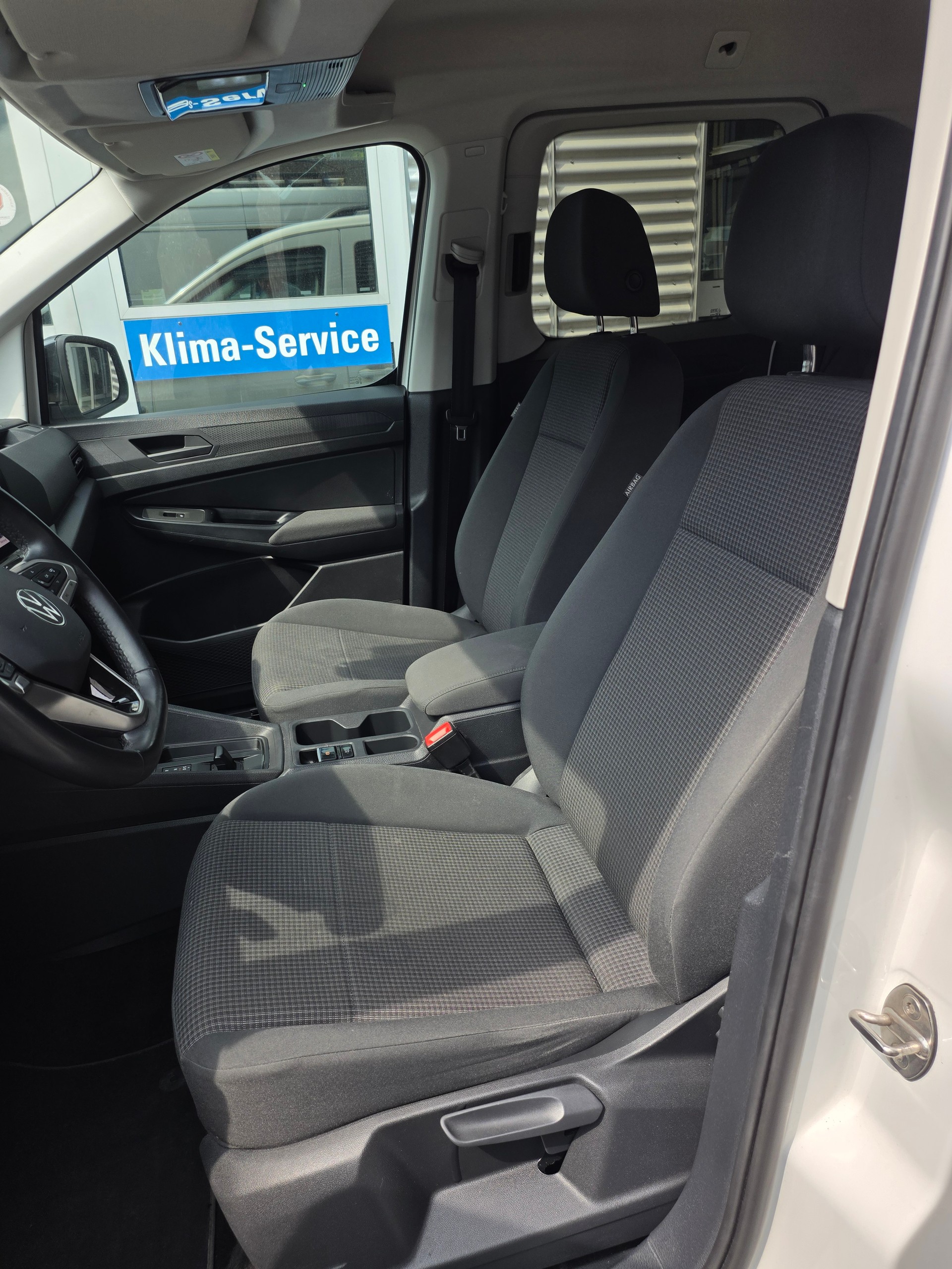 VW Caddy 2.0 TDI Liberty DSG-image-5