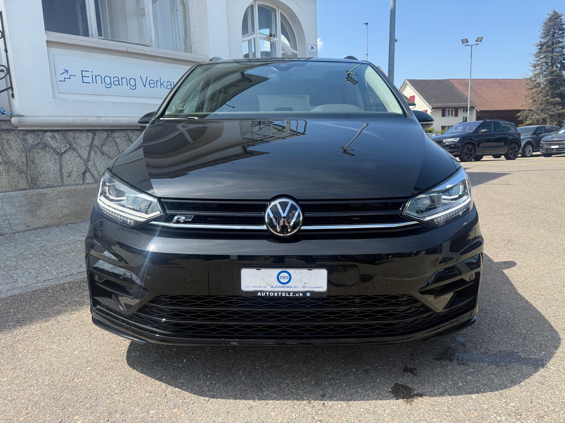 VW Touran 1.5 TSI Highline DSG R-LINE BLACK UND STYL / 48 MONATE WERK GARANTIE-image-2