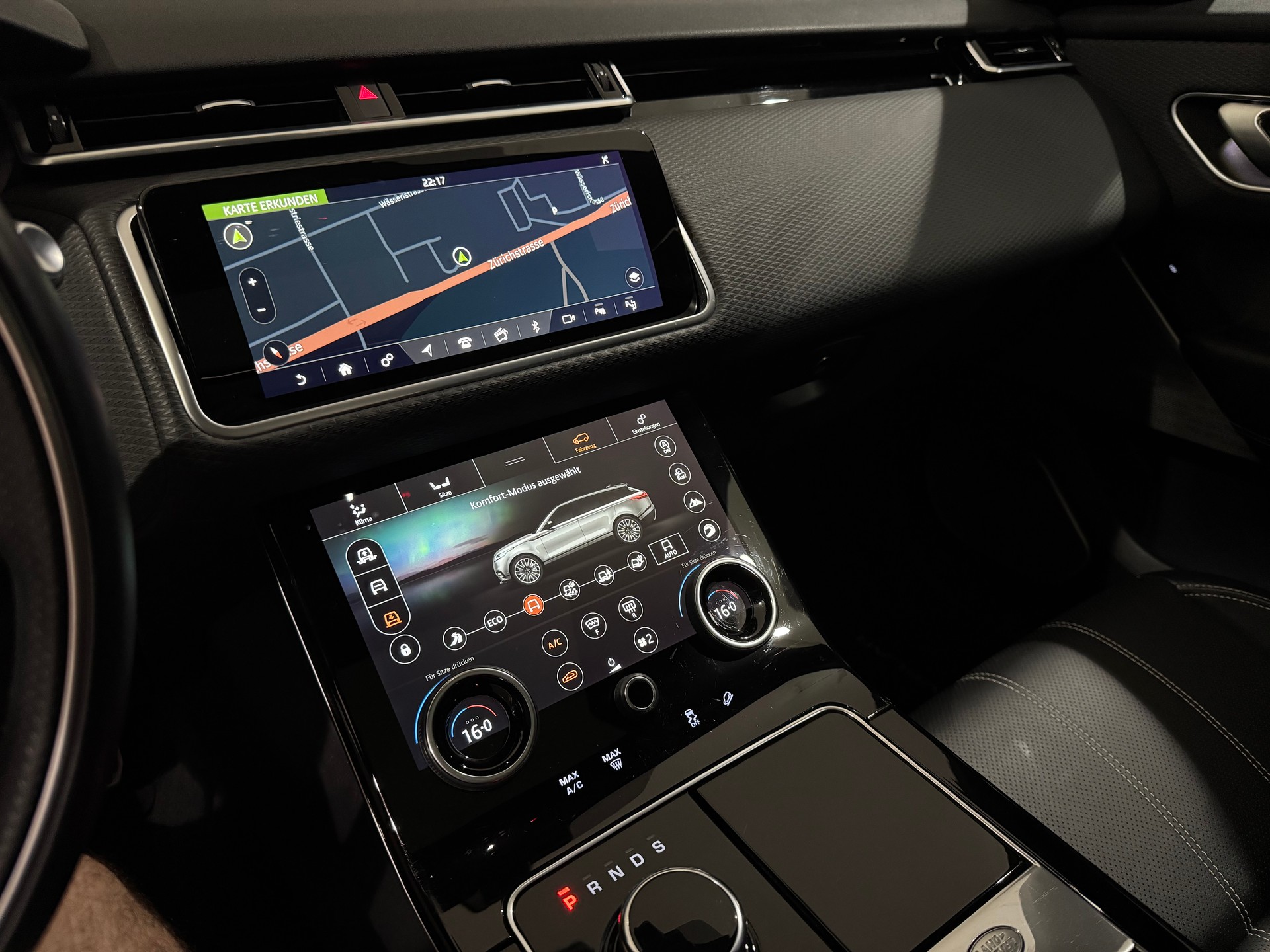 LAND ROVER Range Rover Velar R-Dynamic P 300 HSE Automatic-image-18