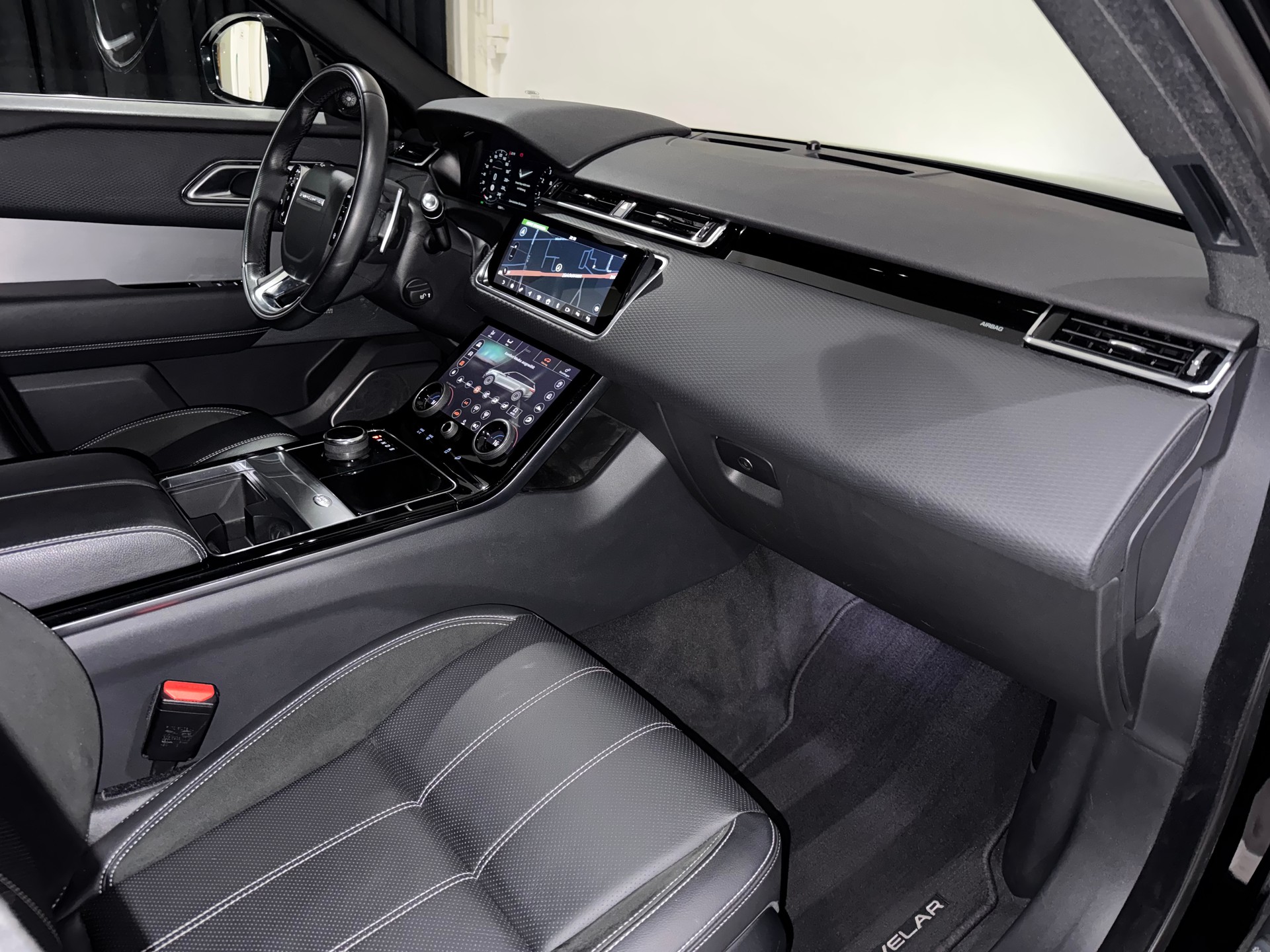 LAND ROVER Range Rover Velar R-Dynamic P 300 HSE Automatic-image-13