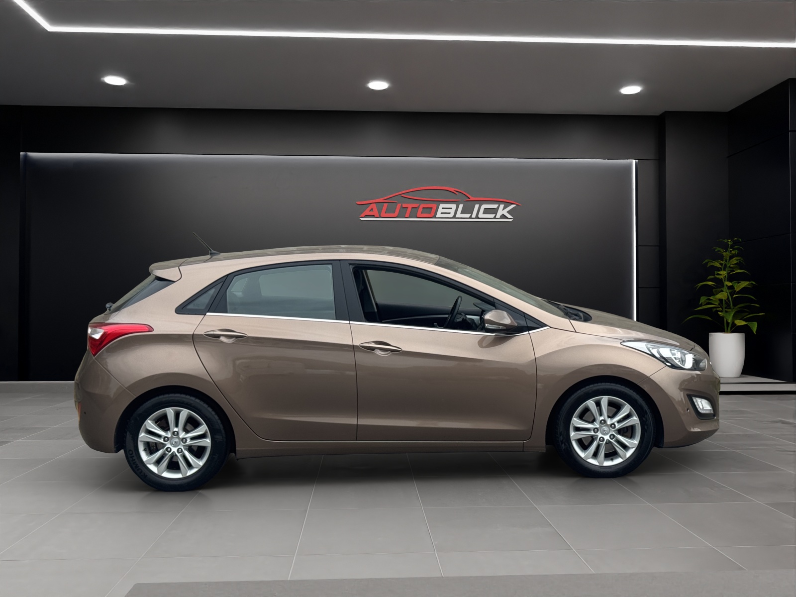 HYUNDAI i30 1.6 GDI Style Hyundai i30 1.6-Benzin – Top gepflegt, frisch ab MFK & Service . Garantie .-image-4