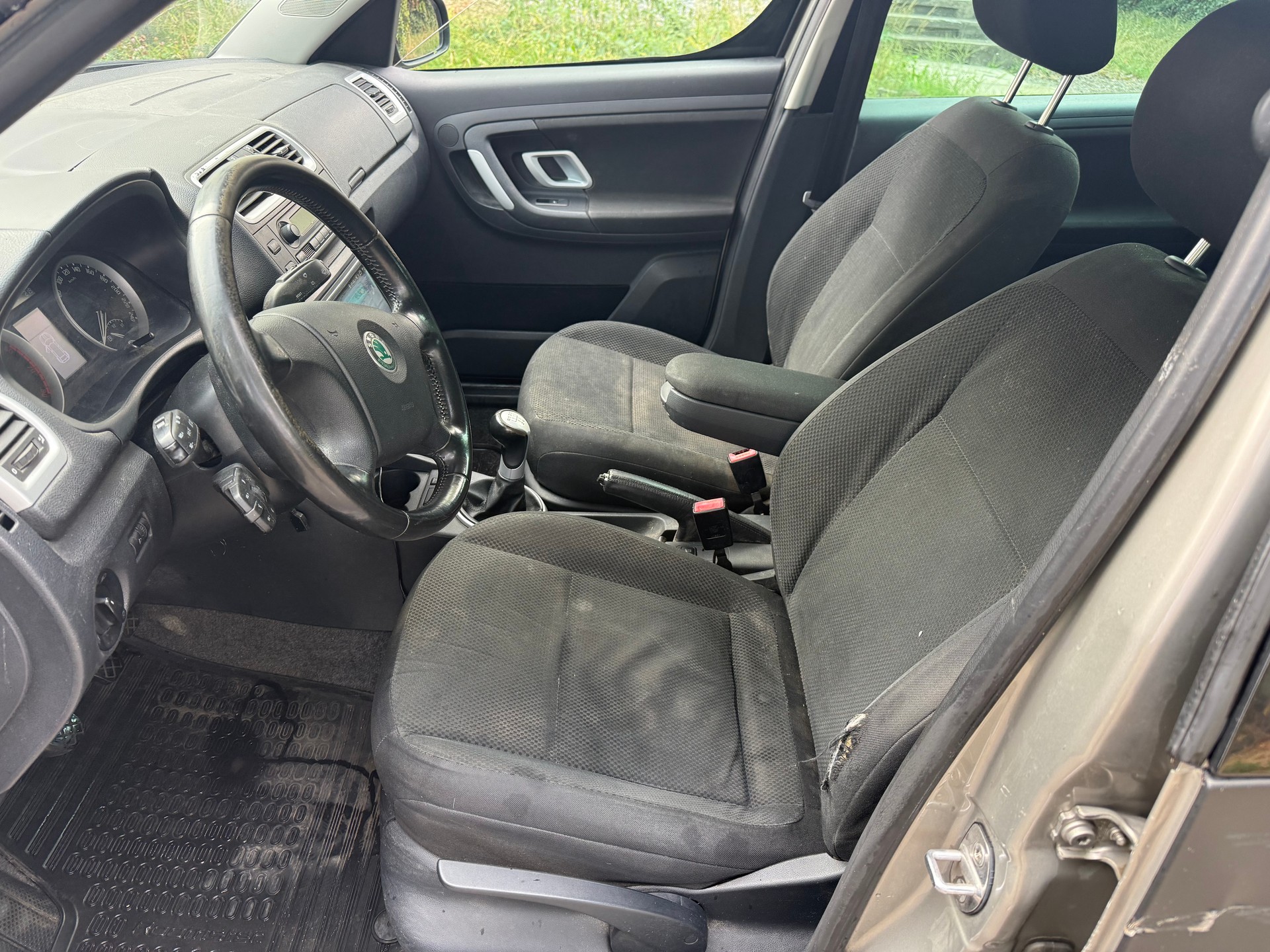 SKODA Roomster 1.6 Elegance-image-10