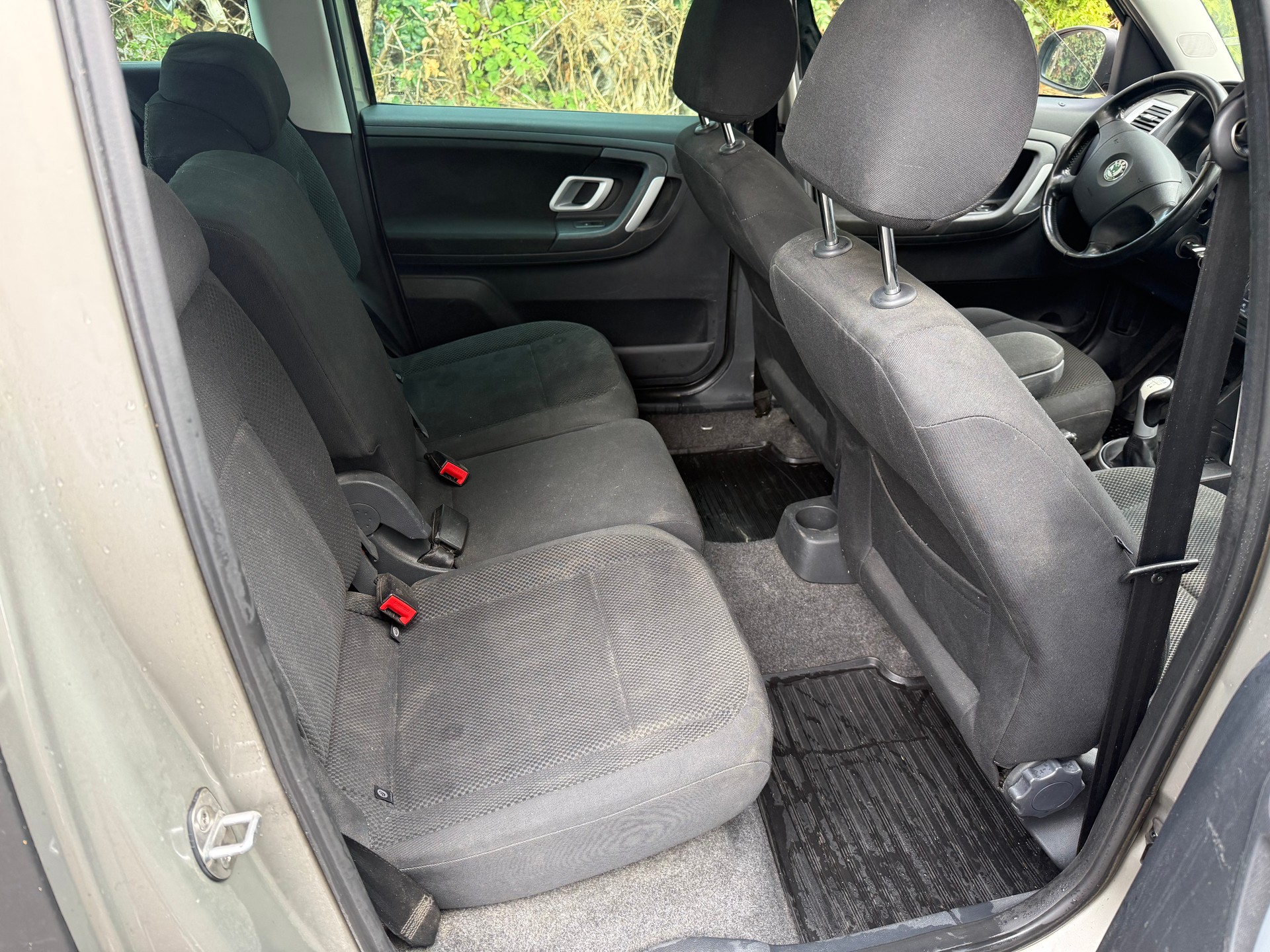 SKODA Roomster 1.6 Elegance-image-7
