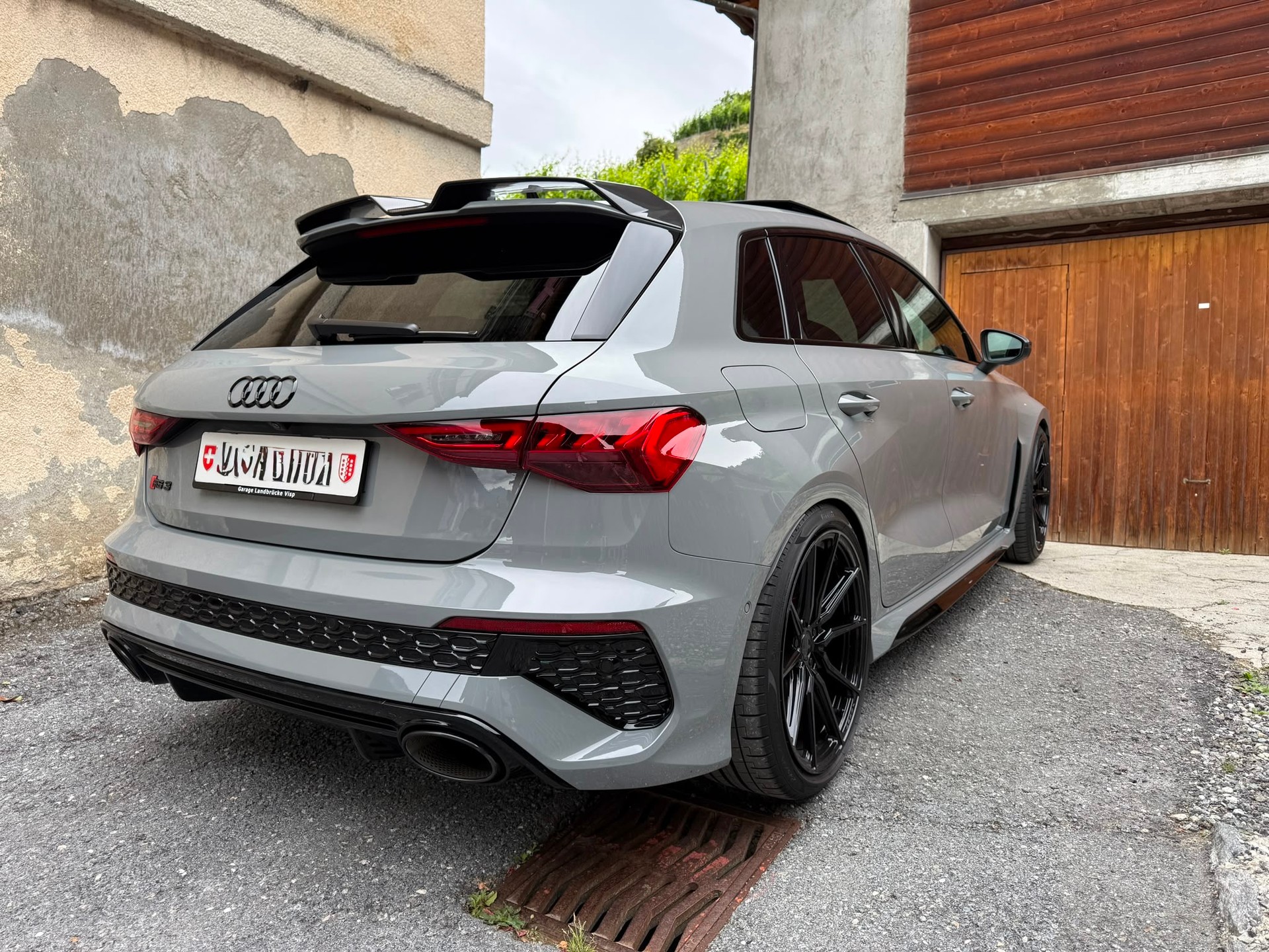 AUDI 2.5 TFSI quattro S-Tronic-image-2