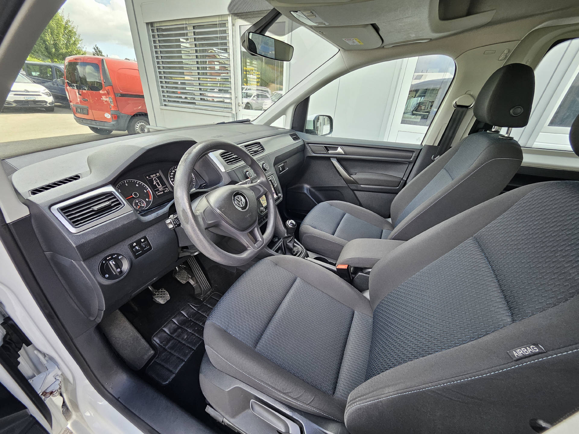 VW Caddy Maxi 2.0 TDI Trendline * Frisch ab MFK * Frisch ab Service * Navi * Sitzheizung * Tempomat *-image-18