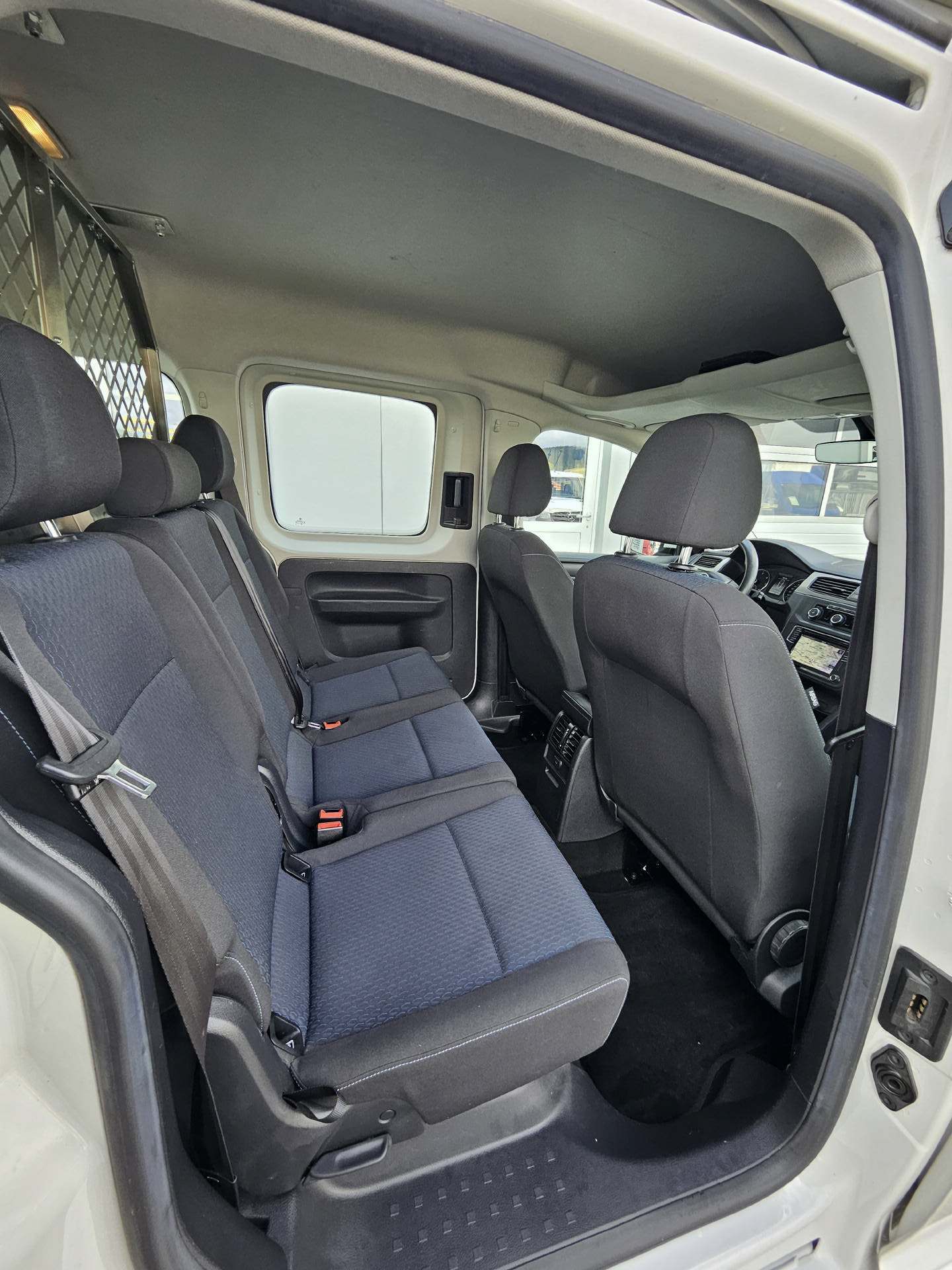 VW Caddy Maxi 2.0 TDI Trendline * Frisch ab MFK * Frisch ab Service * Navi * Sitzheizung * Tempomat *-image-15
