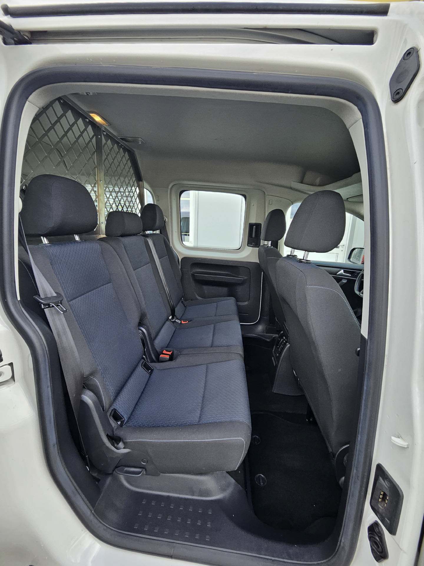 VW Caddy Maxi 2.0 TDI Trendline * Frisch ab MFK * Frisch ab Service * Navi * Sitzheizung * Tempomat *-image-14