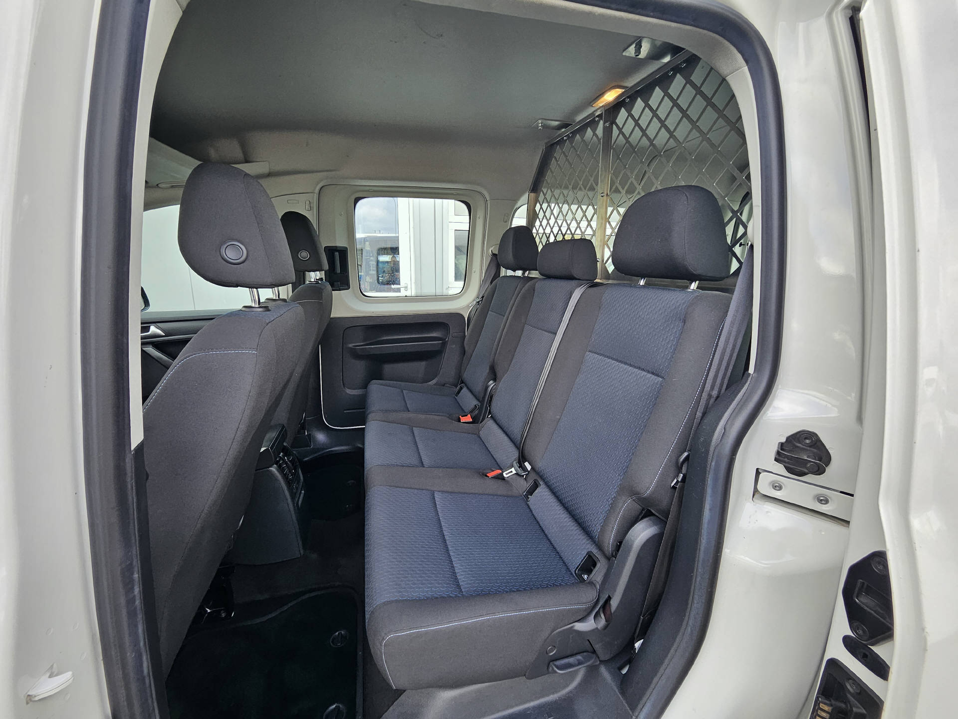 VW Caddy Maxi 2.0 TDI Trendline * Frisch ab MFK * Frisch ab Service * Navi * Sitzheizung * Tempomat *-image-13