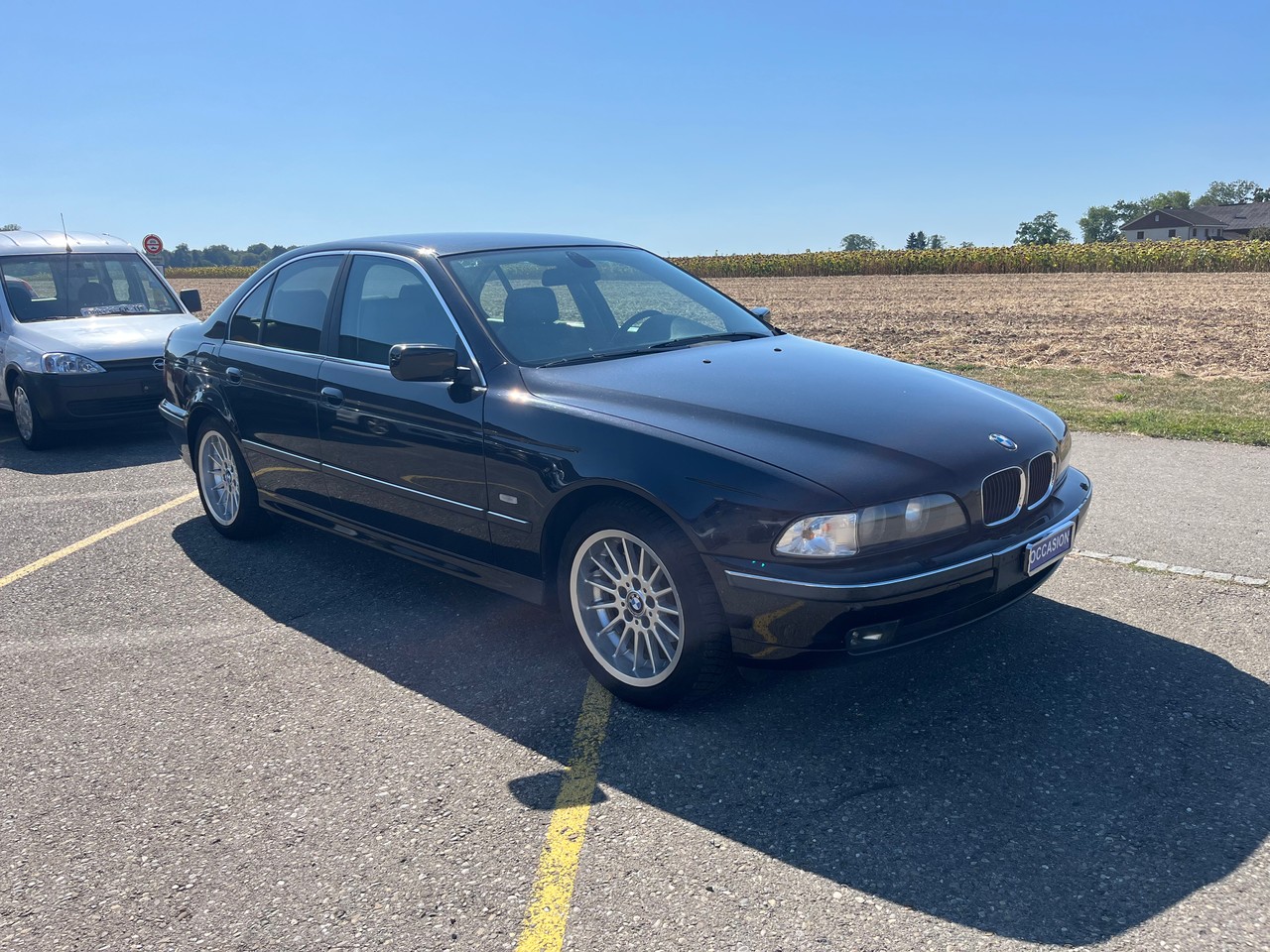 BMW 528i-image-2