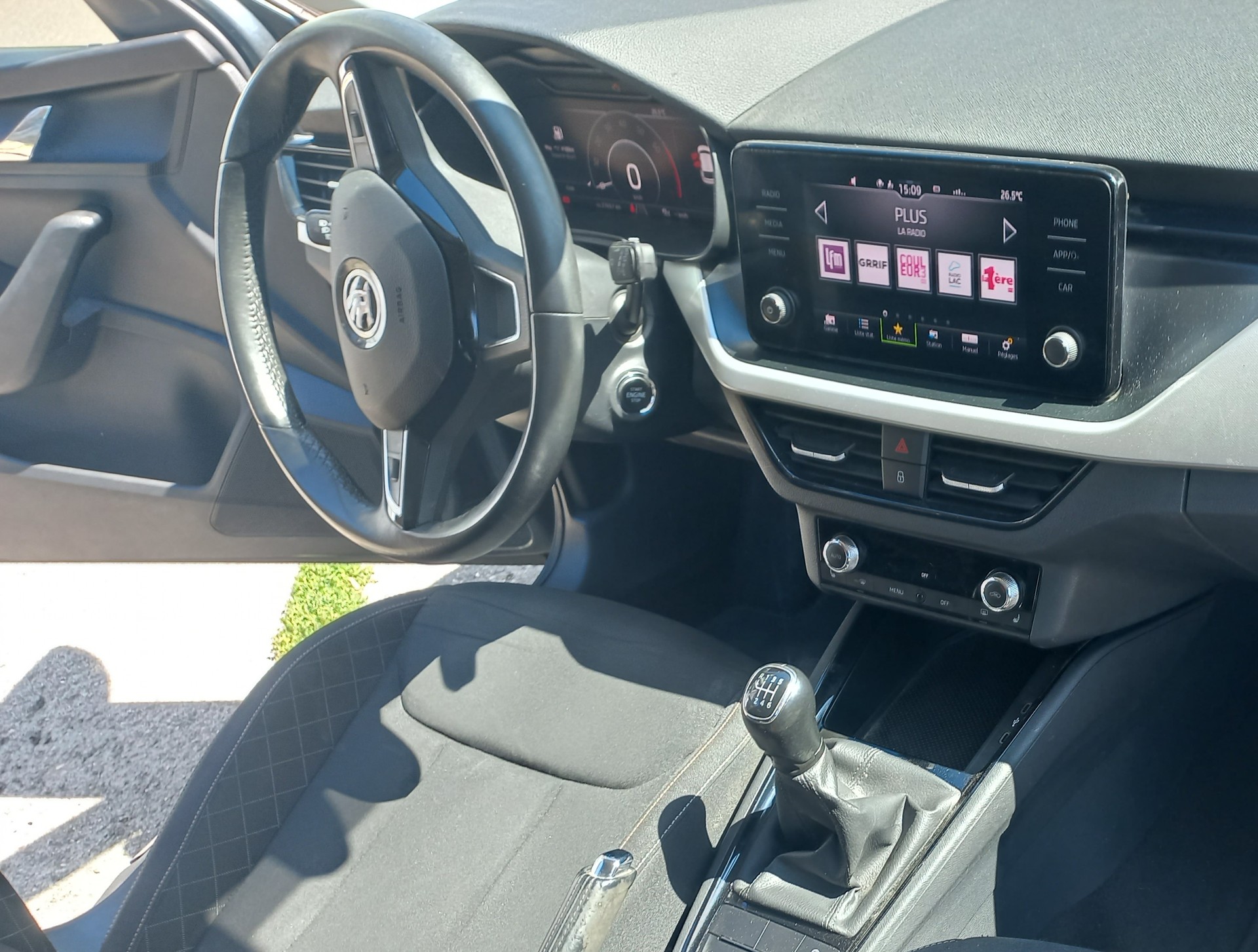 SKODA 1.0 TSI 115 Ambition-image-2