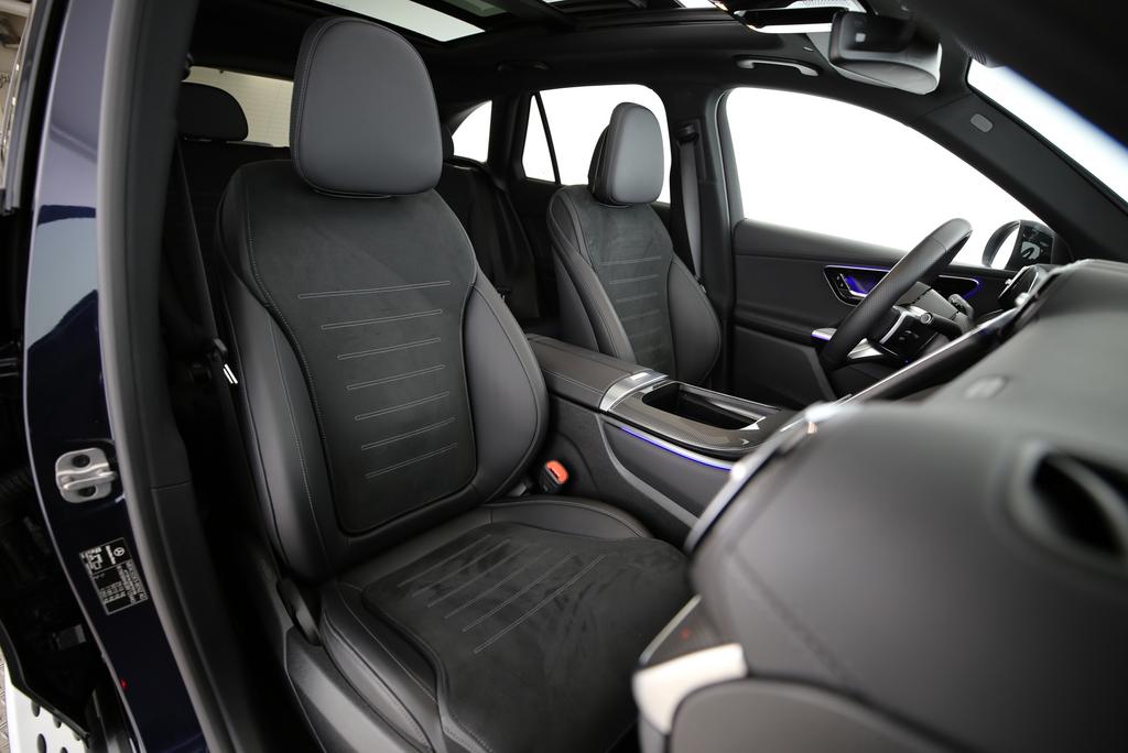 MERCEDES-BENZ GLC 300 AMG Line 4matic-image-9