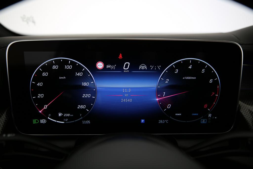 MERCEDES-BENZ GLC 300 AMG Line 4matic-image-13