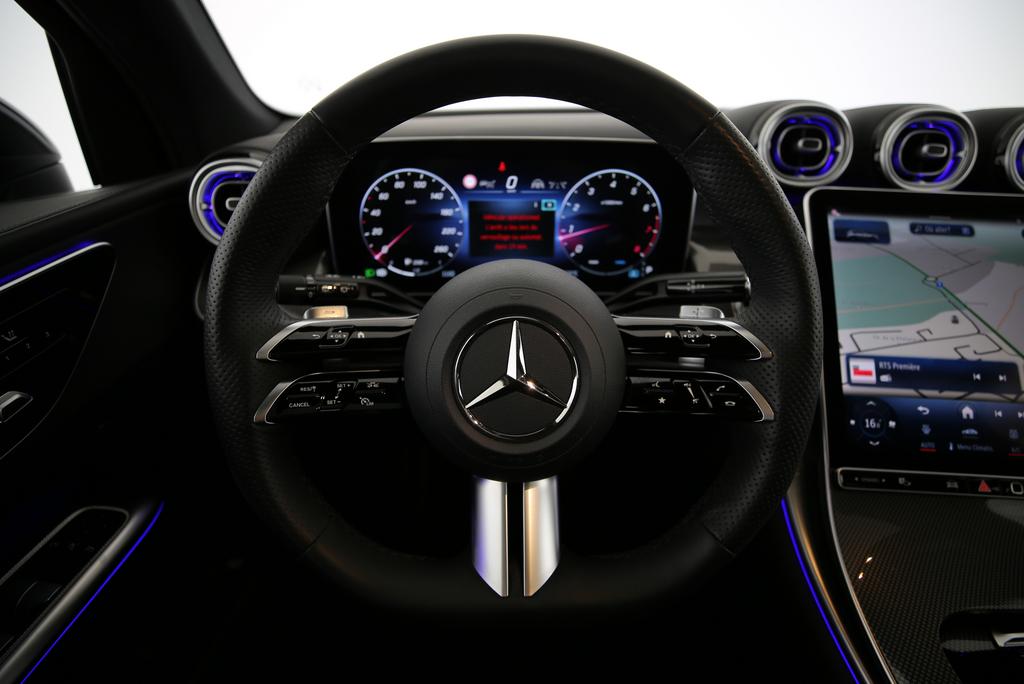 MERCEDES-BENZ GLC 300 AMG Line 4matic-image-5