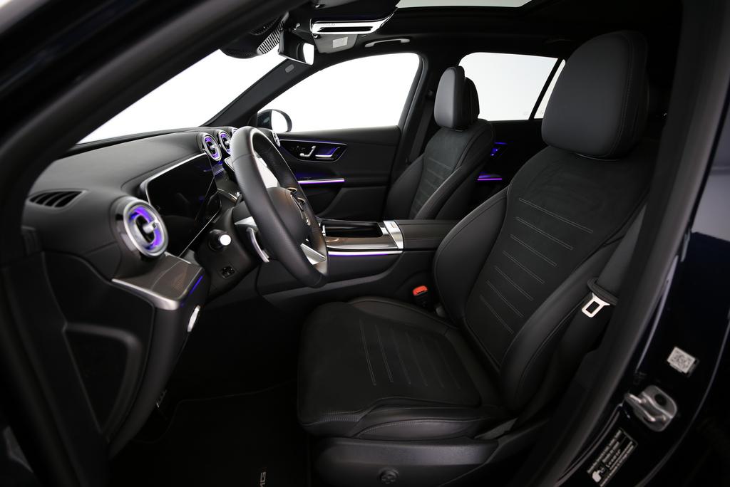 MERCEDES-BENZ GLC 300 AMG Line 4matic-image-3