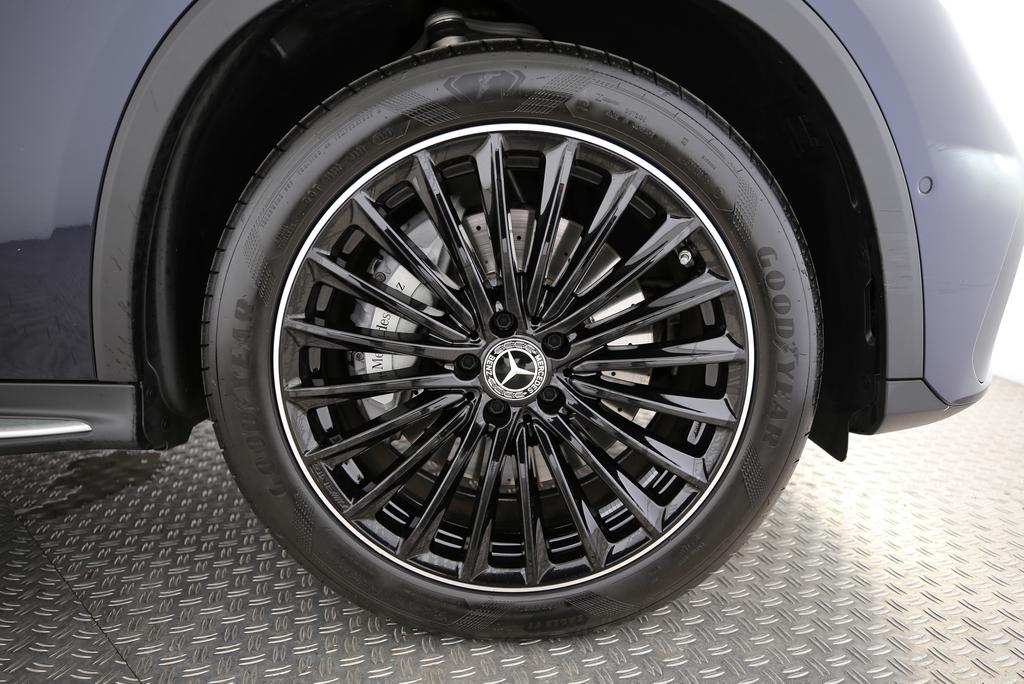 MERCEDES-BENZ GLC 300 AMG Line 4matic-image-10