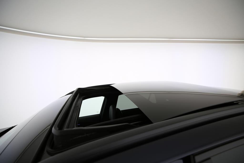 MERCEDES-BENZ GLC 300 AMG Line 4matic-image-8