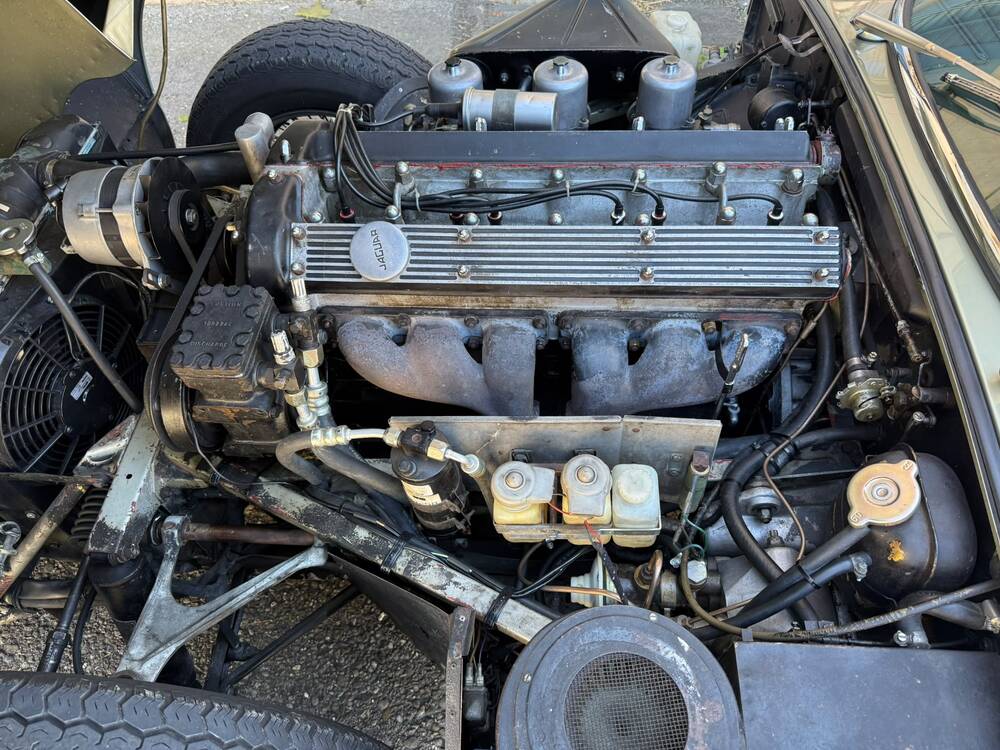 JAGUAR E-Type 4.2 SerieII-image-14